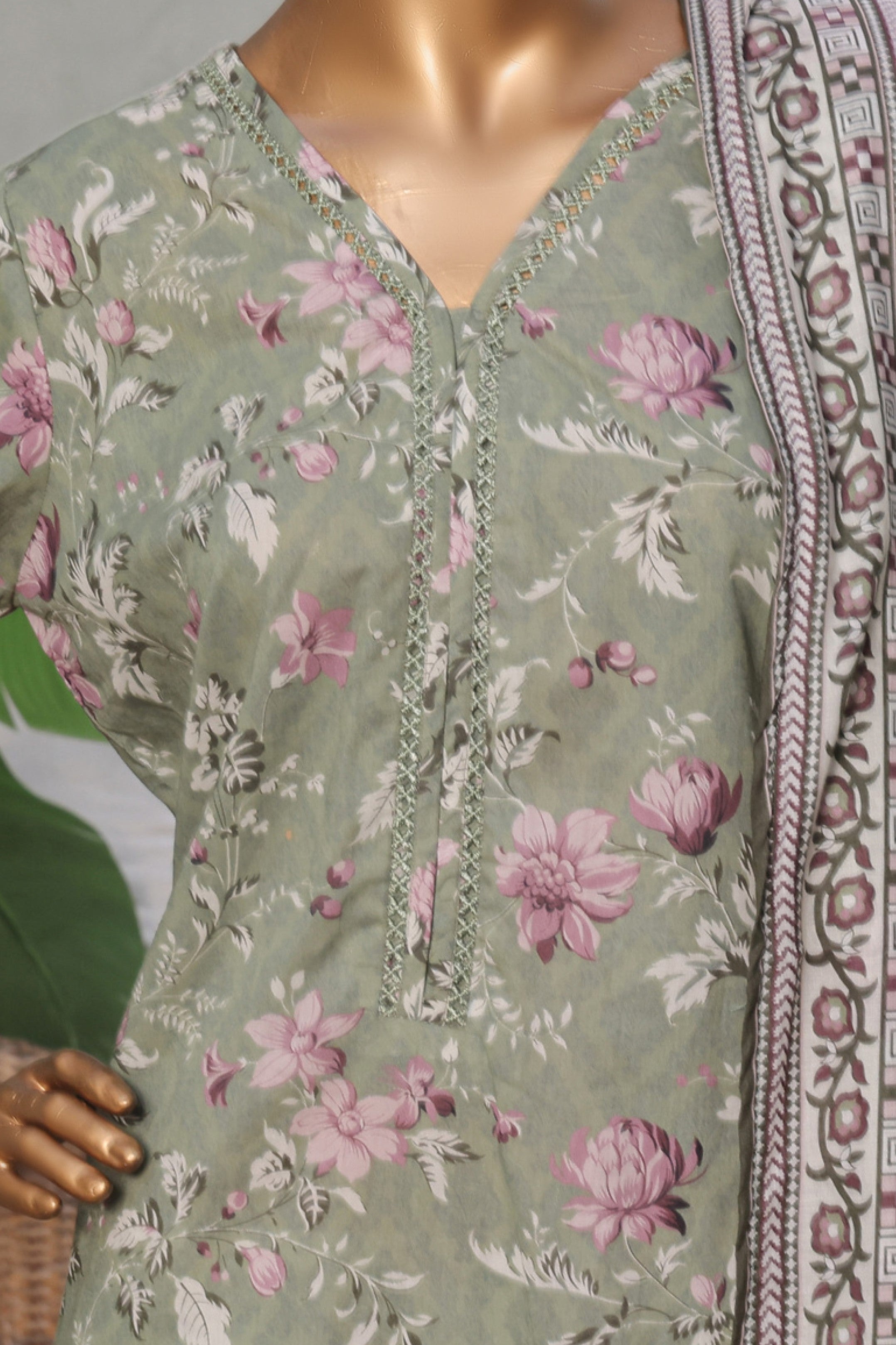 Bin Saeed Lawn 3 Piece Suit BIN210