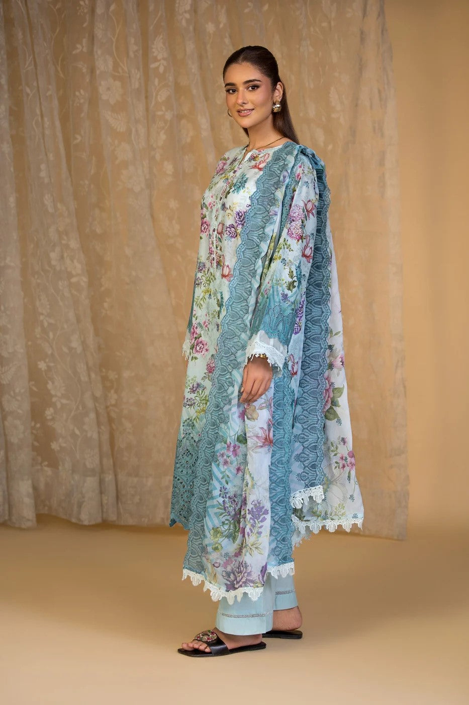 Bin Tayyab Embroidered Lawn 3 Piece Suit BIT02