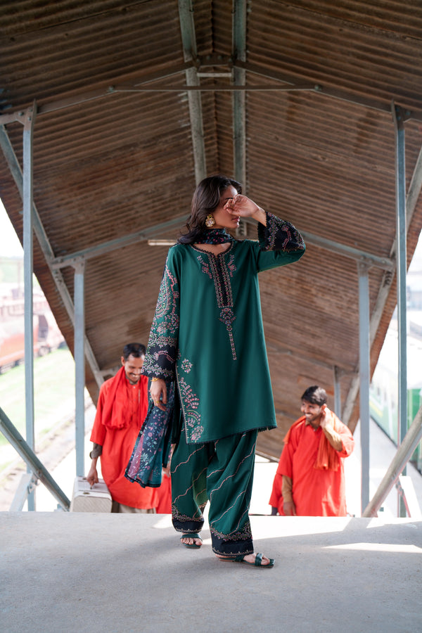 Casual Lite Festive Farshi Shalwar Suit Emara Grace CAS32
