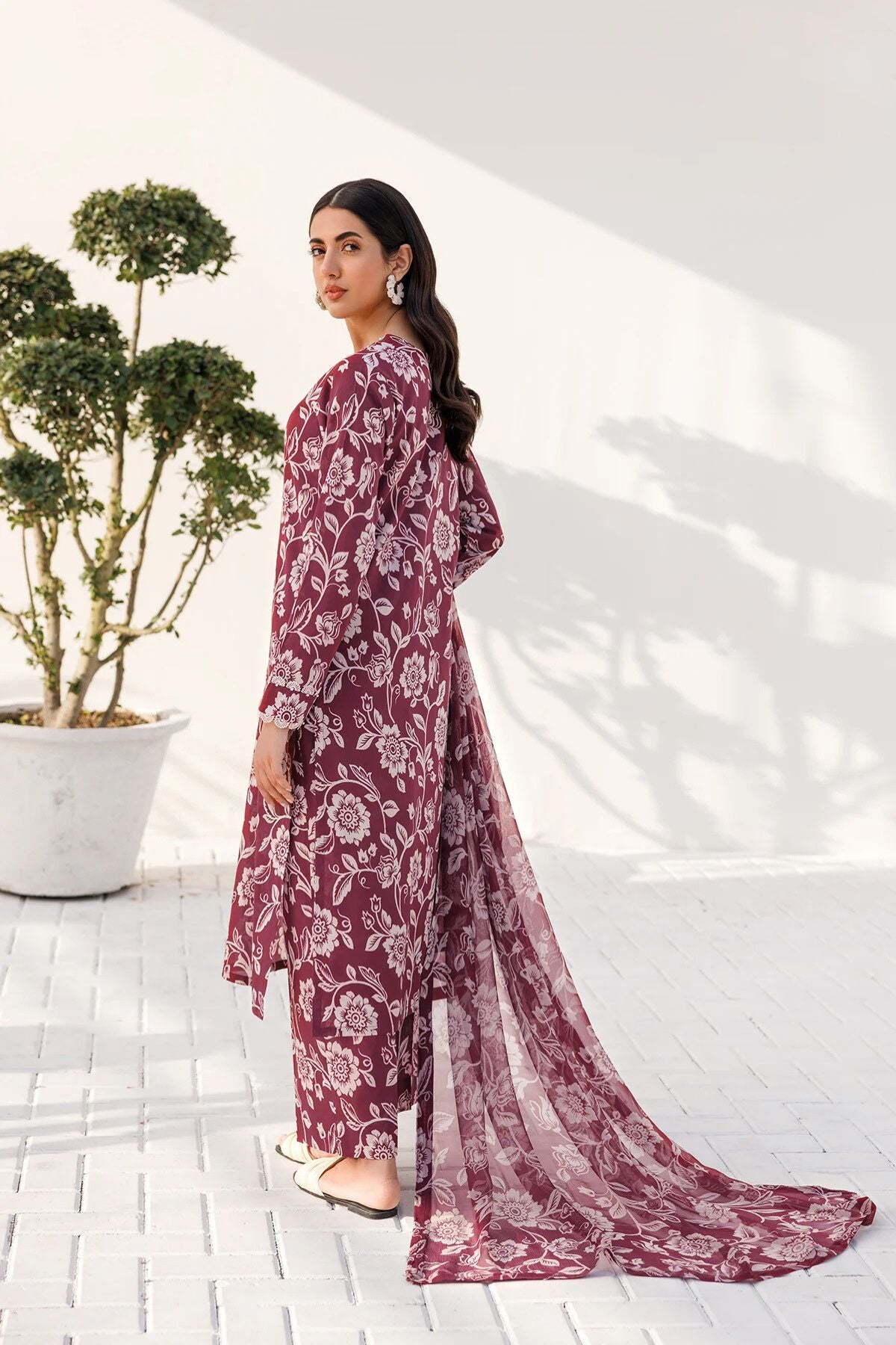 Farasha Lawn Imperial Bloom Dove 3 Piece Suit FAR03