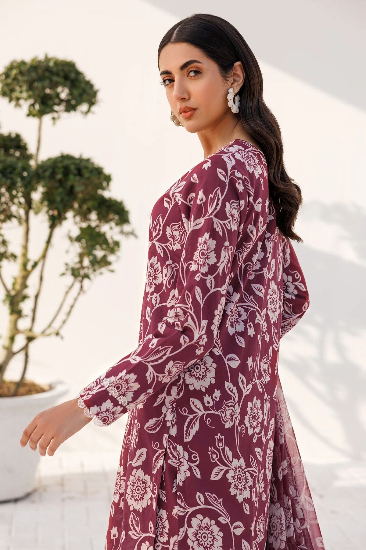 Farasha Lawn Imperial Bloom Dove 3 Piece Suit FAR03