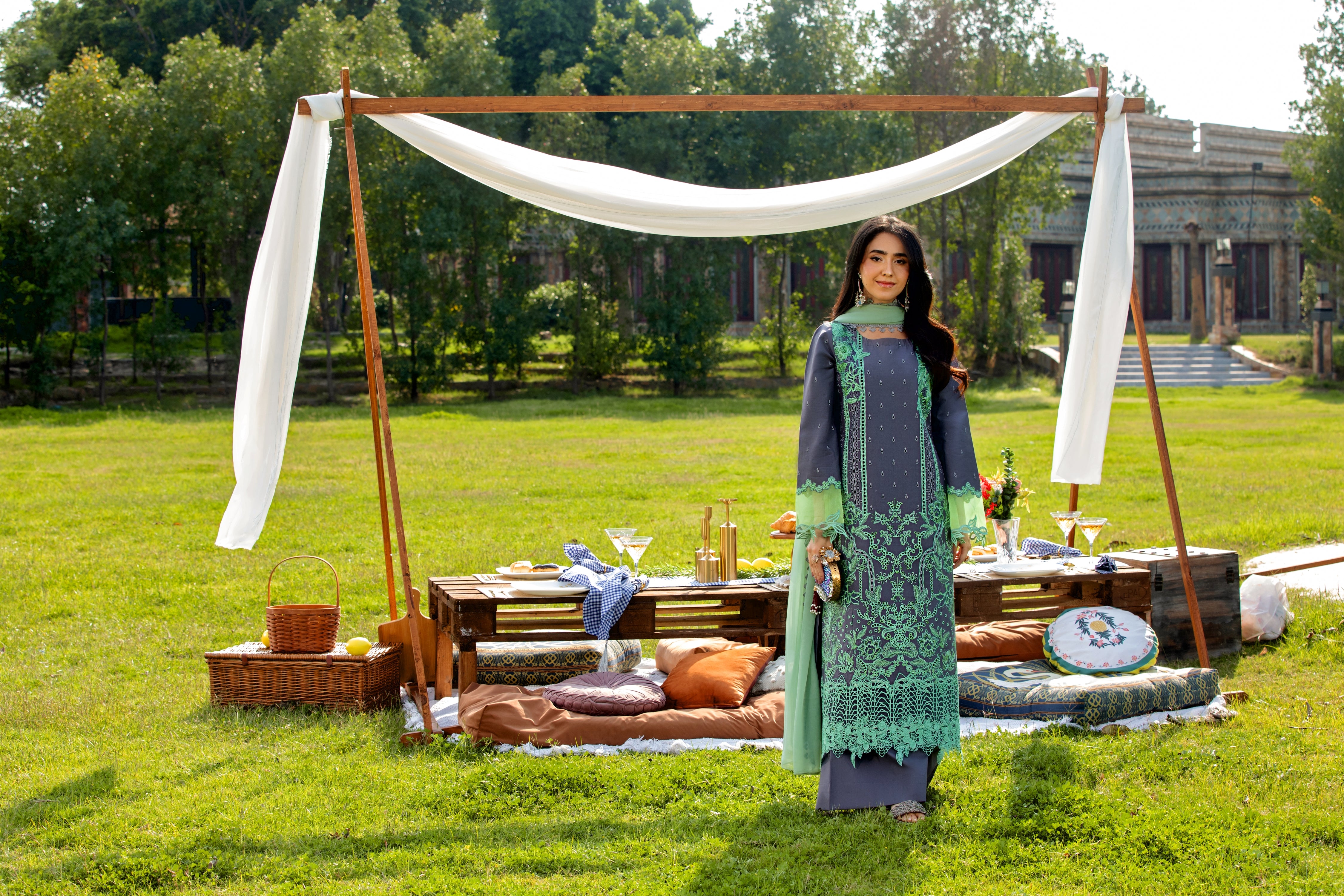 Heeras Embroidered Cambric 3 Piece Suit HEE40