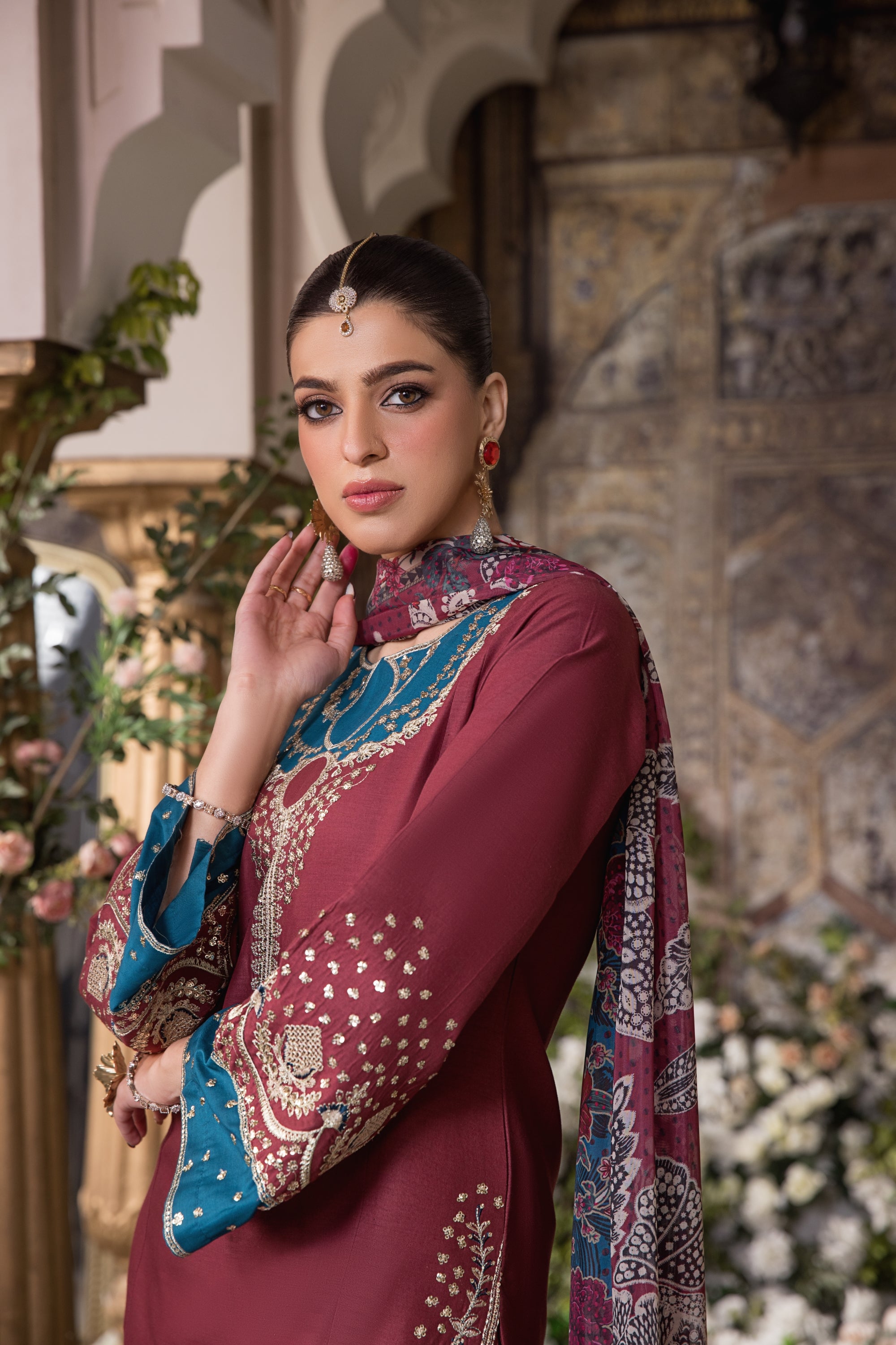 Heeras Embroidered Cambric 3 Piece Suit HEE10