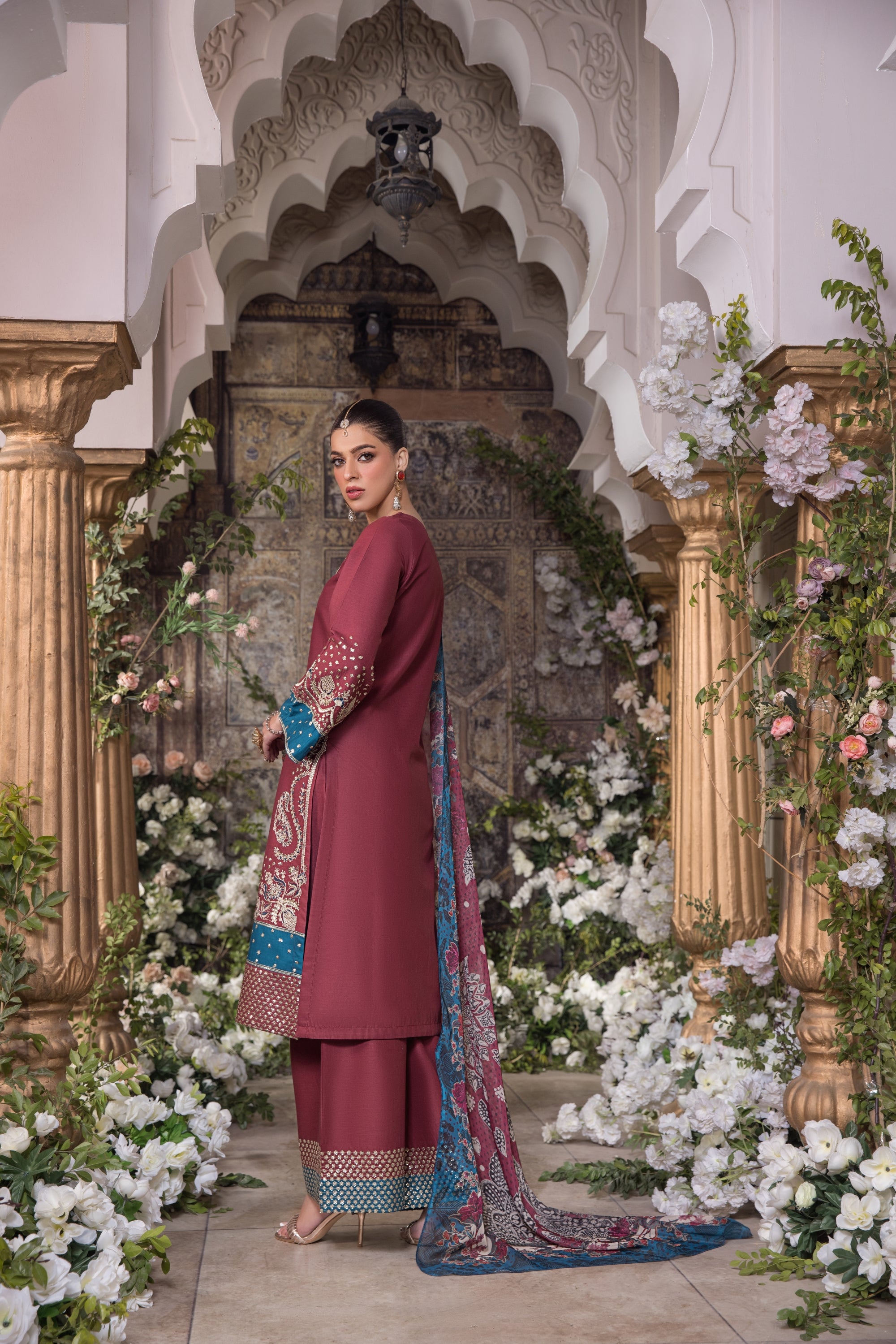 Heeras Embroidered Cambric 3 Piece Suit HEE10