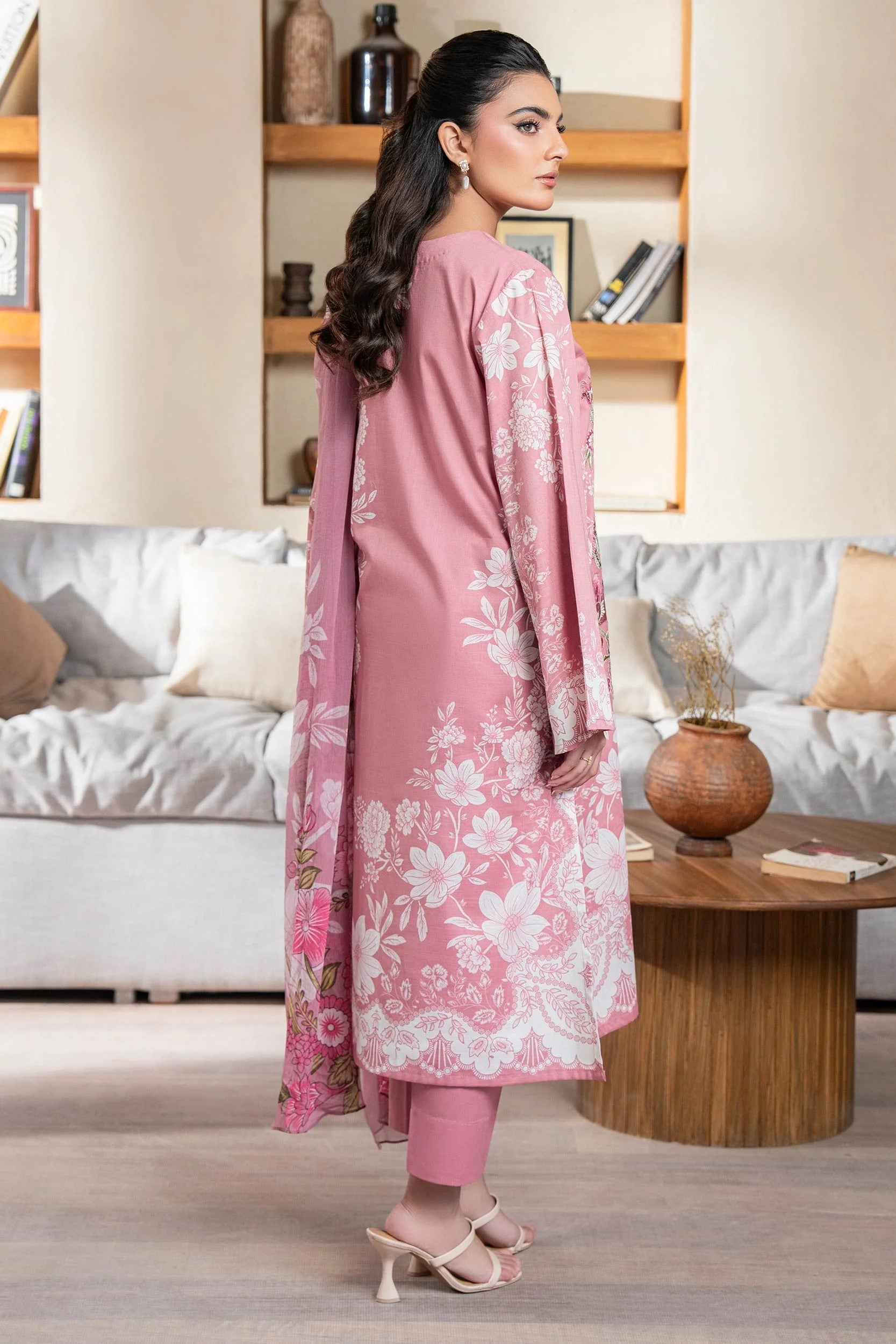 Limelight Embroidered Lawn 3 Piece Suit LIM376