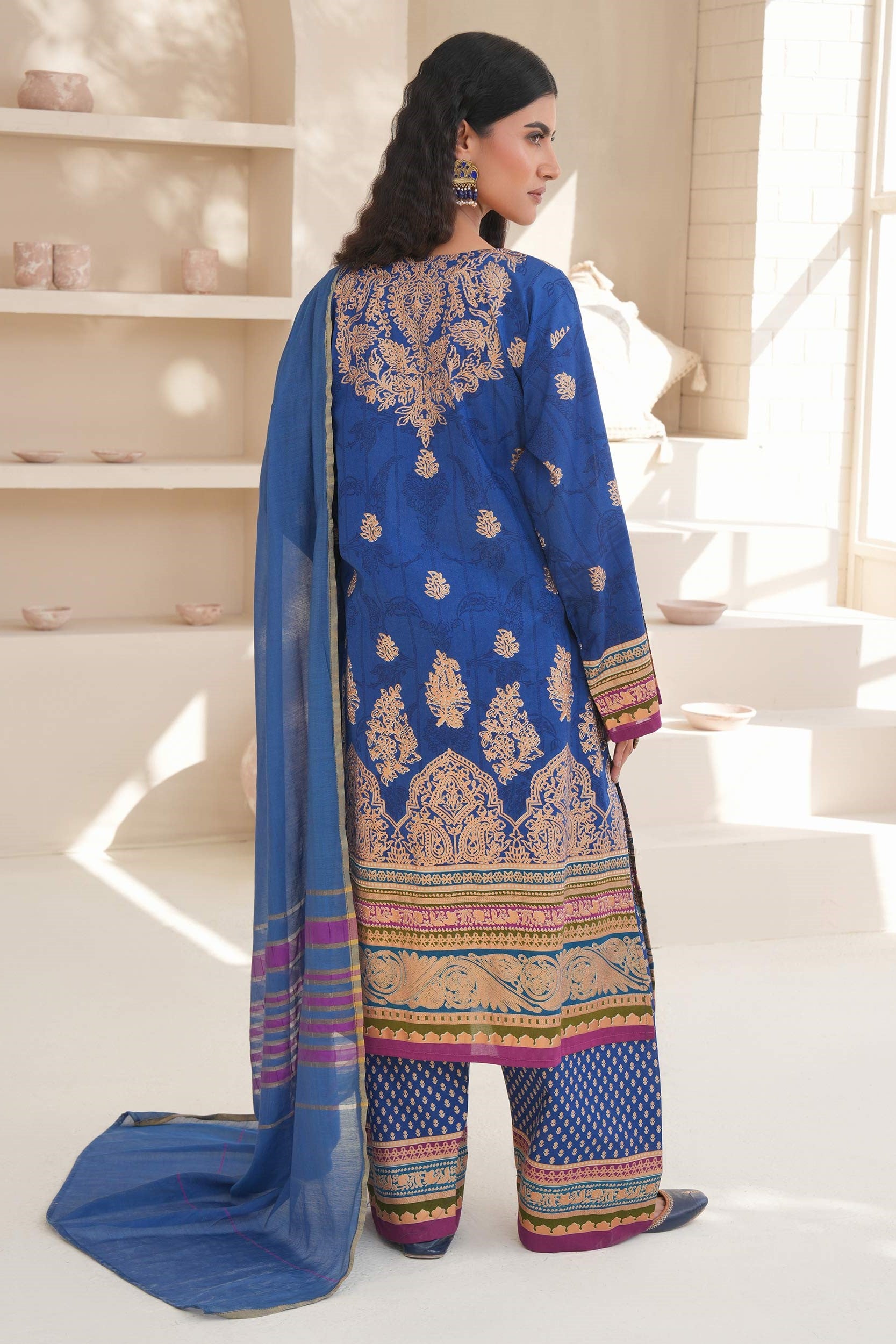 Limelight Lawn 3 Piece Shalwar Kameez Suit LIM394