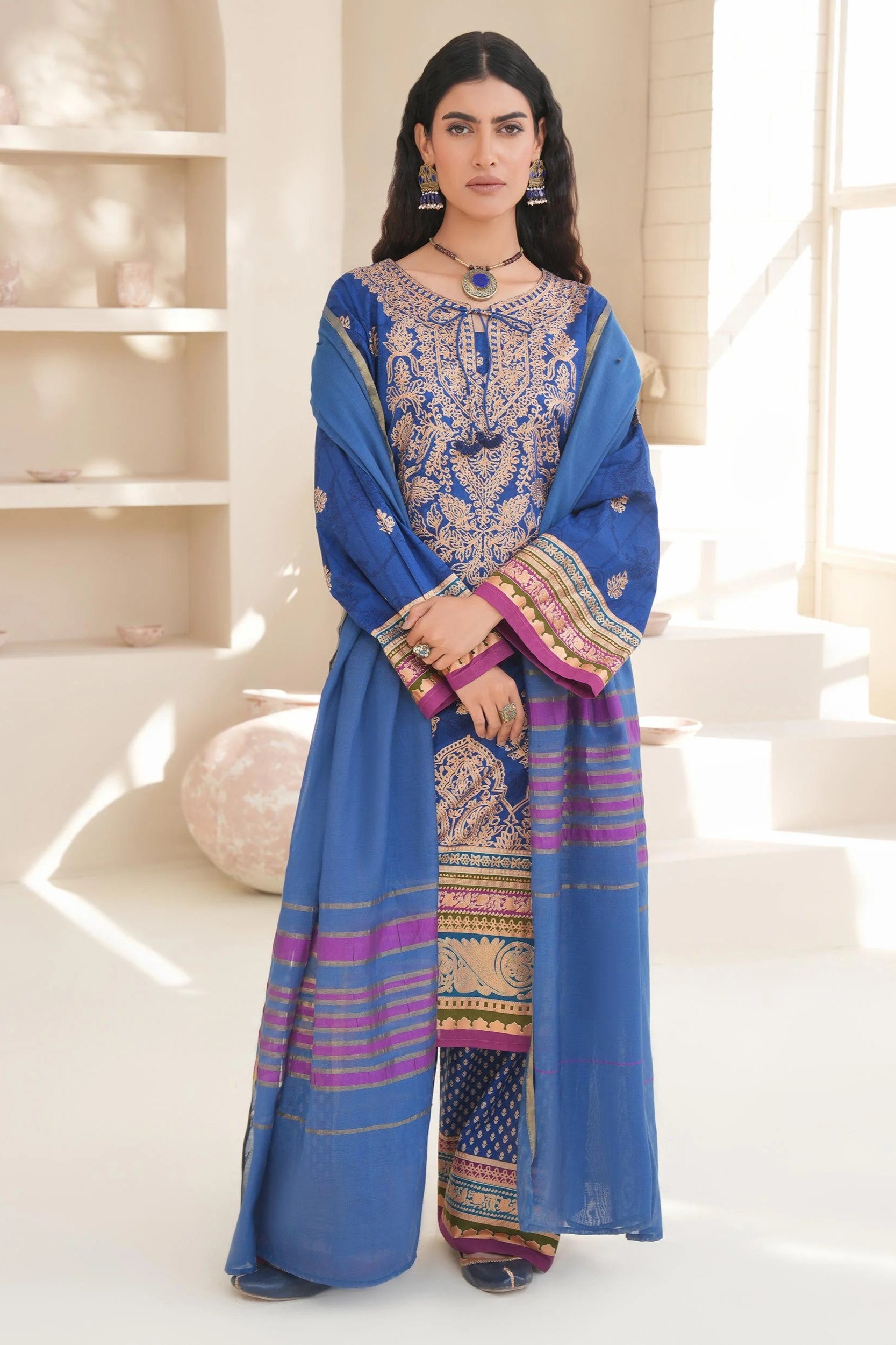 Limelight Lawn 3 Piece Shalwar Kameez Suit LIM394