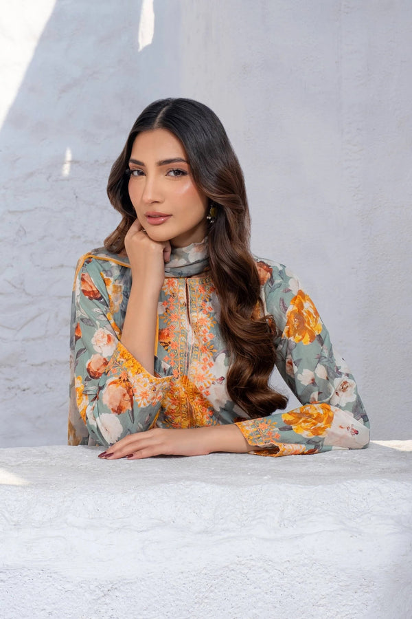 Limelight Embroidered Lawn 3 Piece Suit LIM399