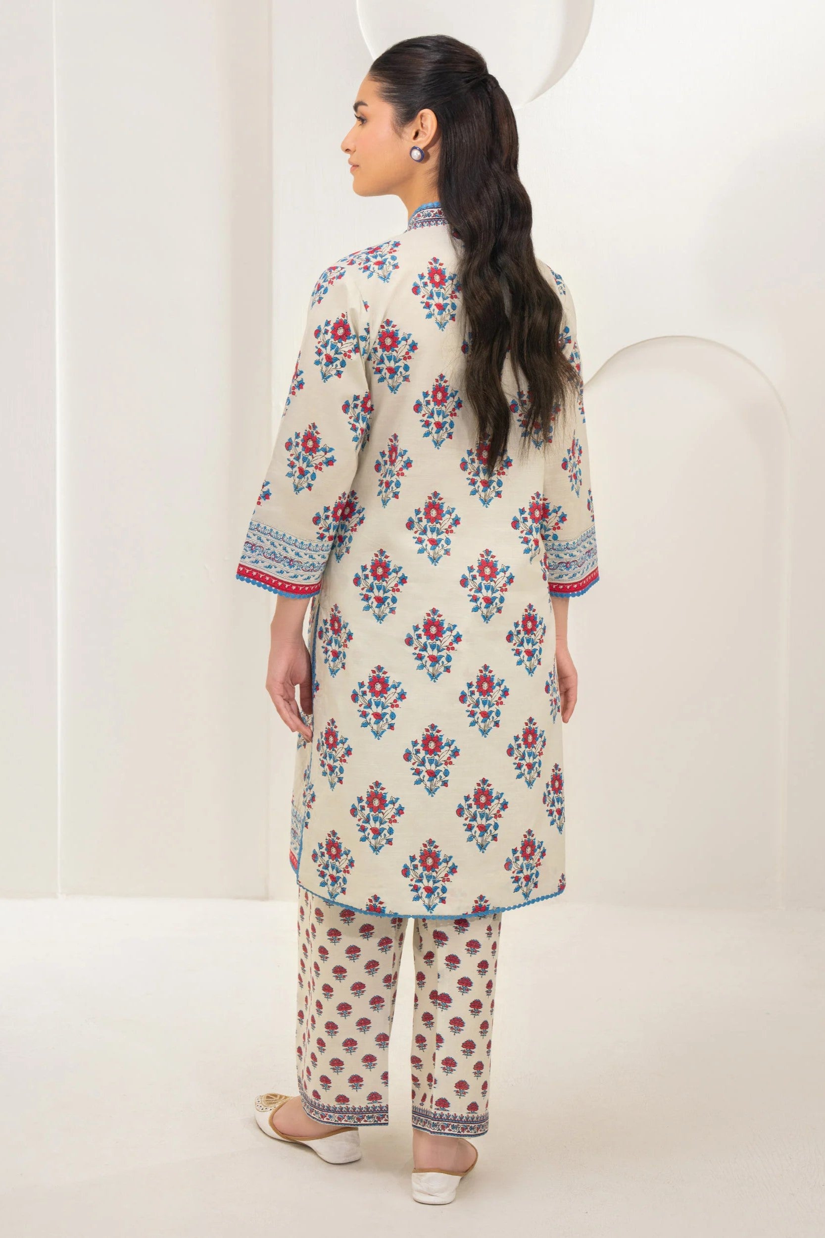 Limelight Lawn 2 Piece Shalwar Kameez LIM401