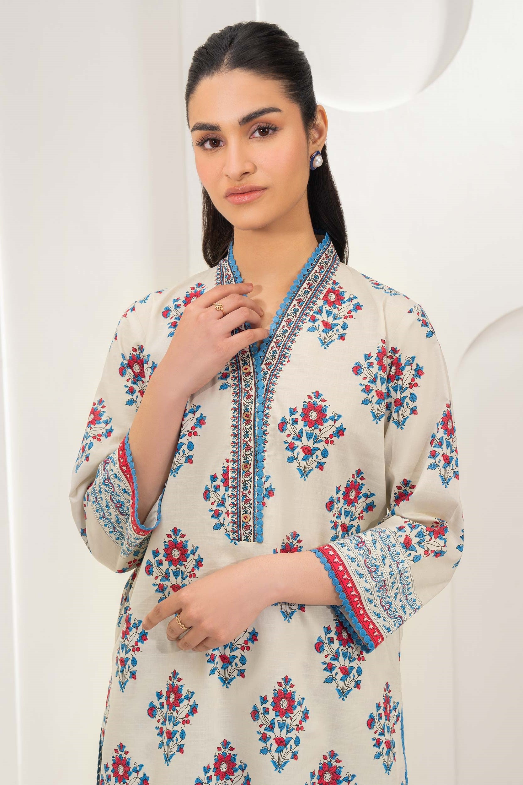 Limelight Lawn 2 Piece Shalwar Kameez LIM401