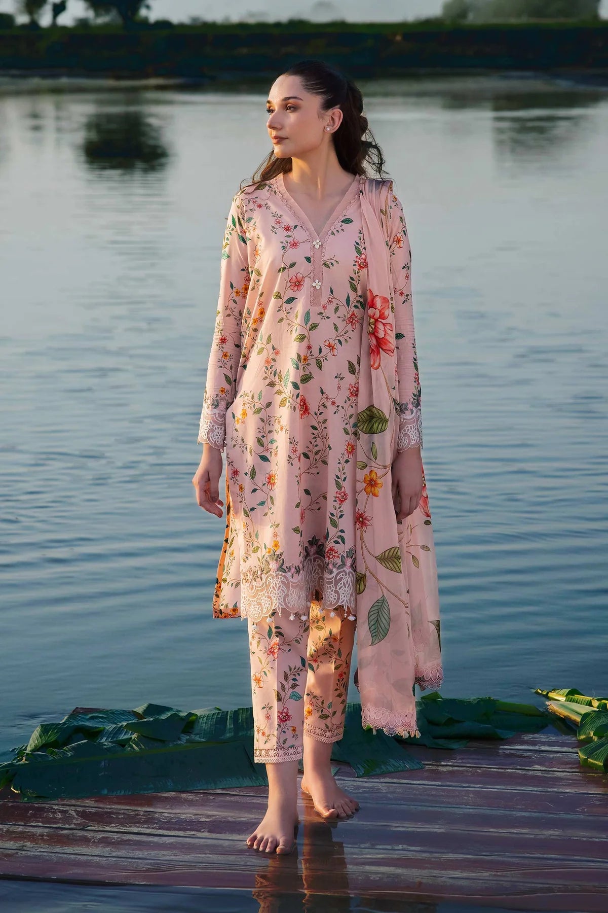 Maria B Lawn 3 Piece Suit MAR159