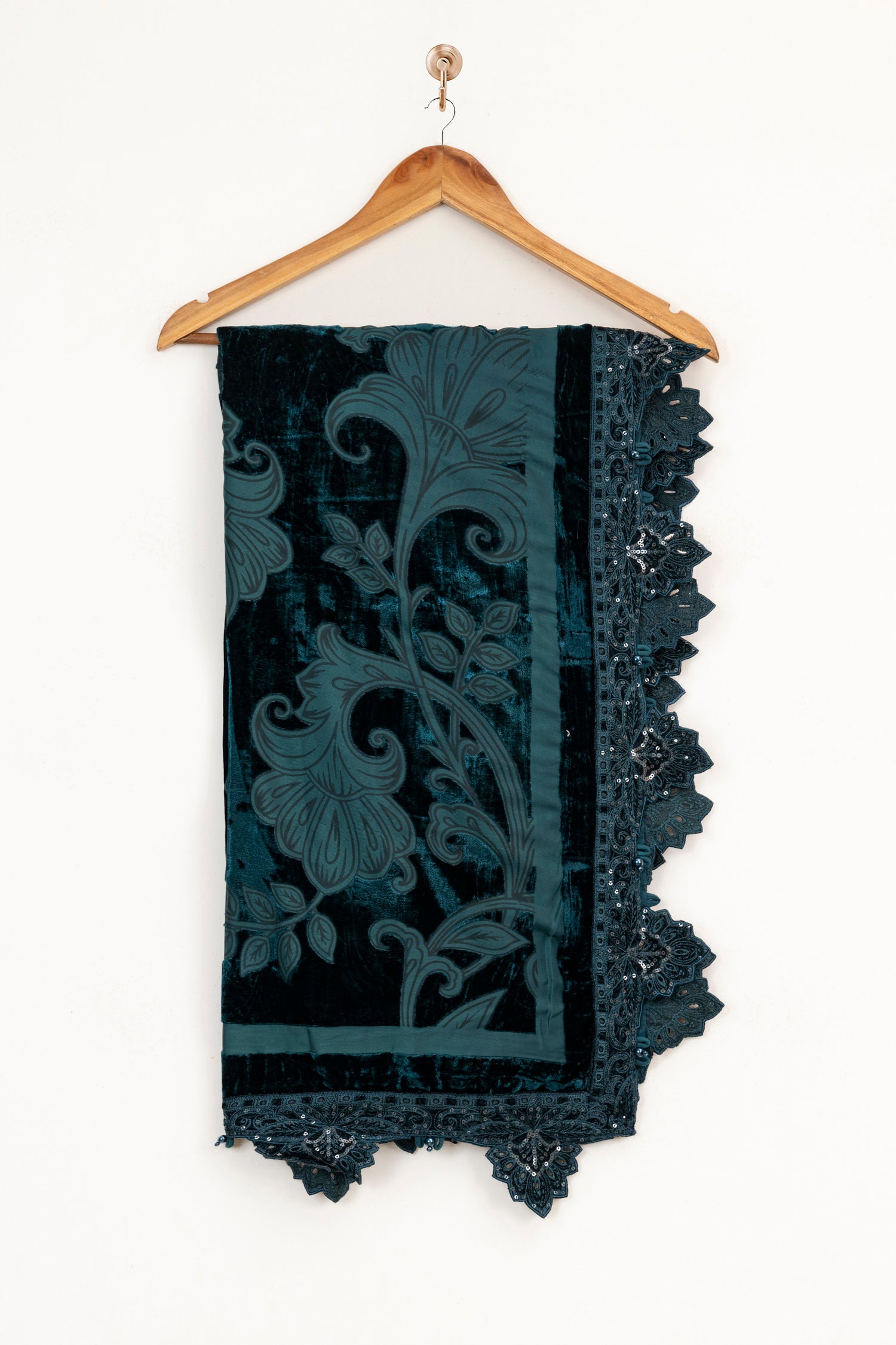 Maria B Luxury Velvet 3 Piece Suit MAR182