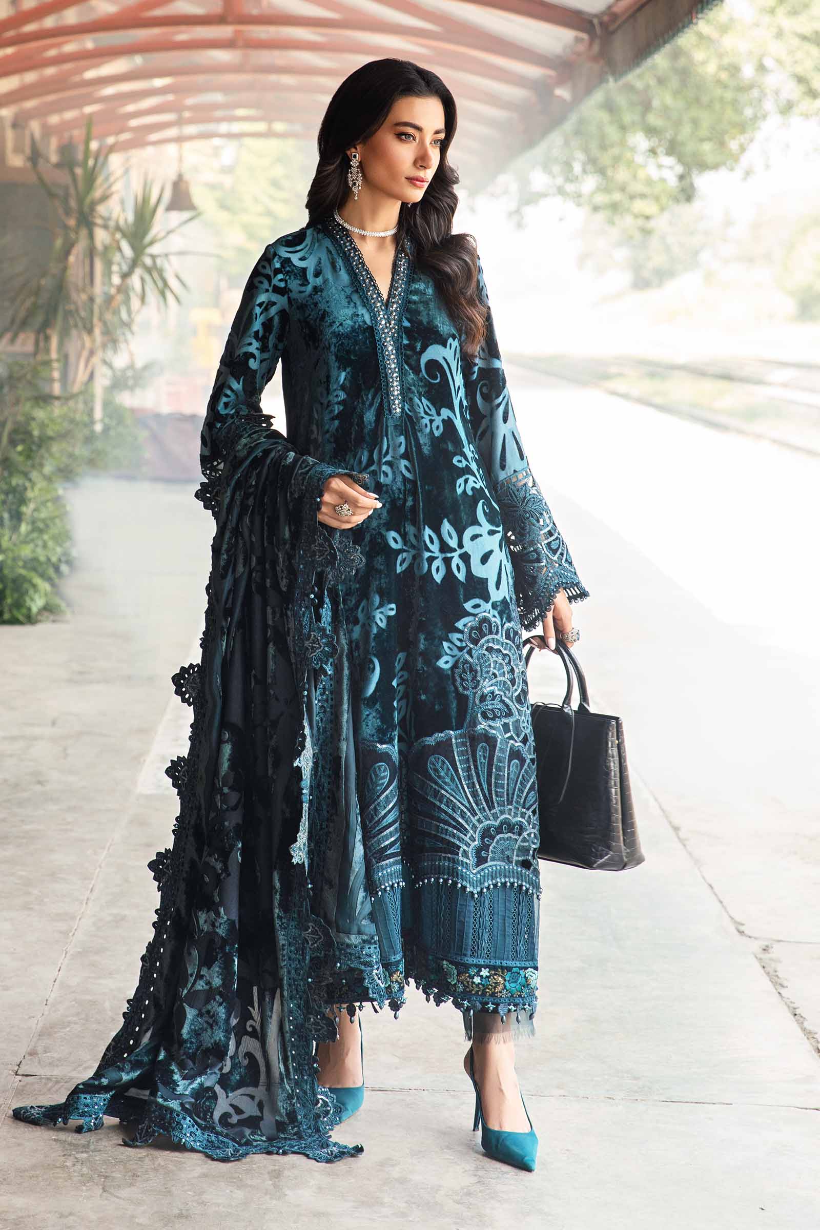 Maria B Luxury Velvet 3 Piece Suit MAR182