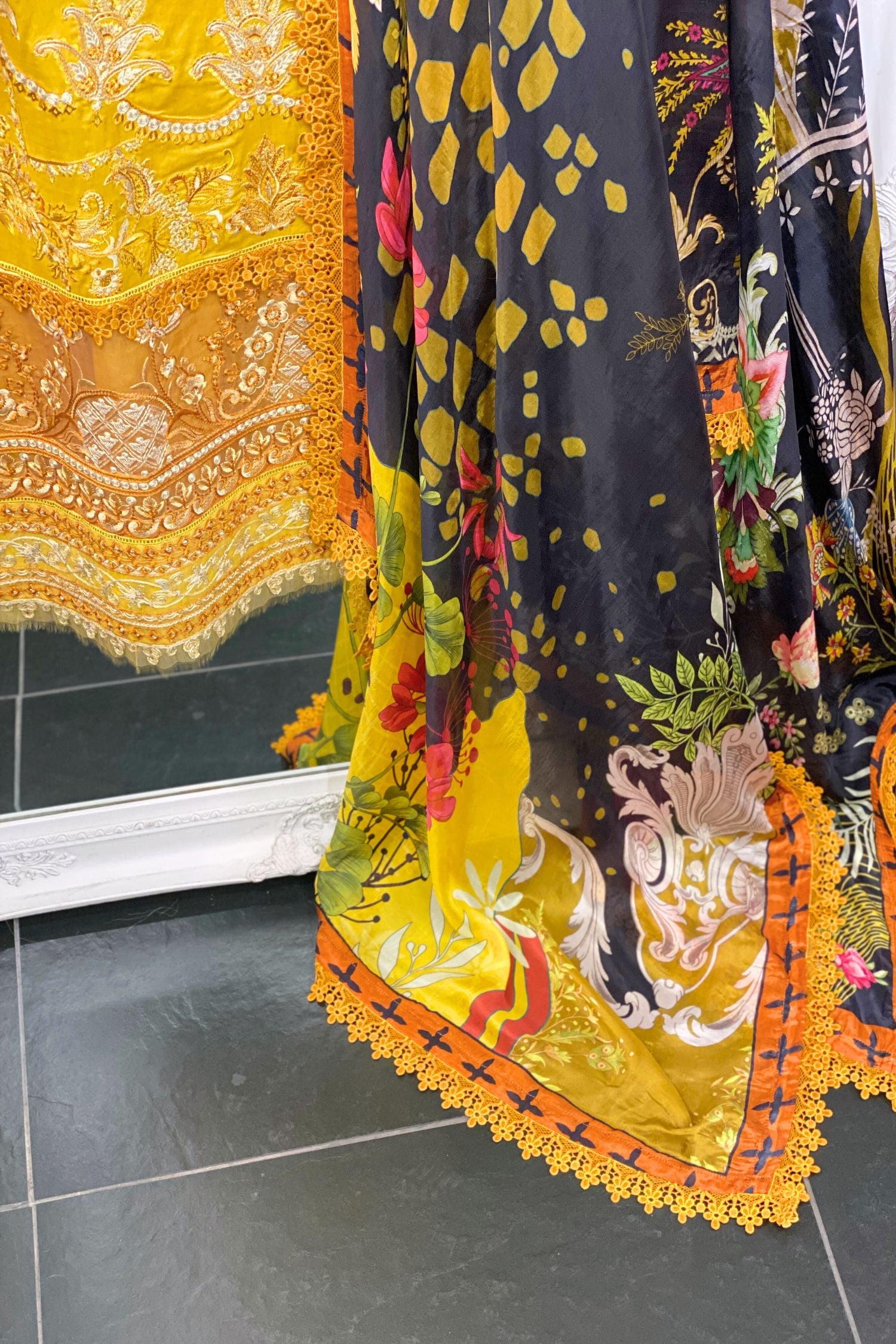 Motifz Embroidered Luxury Lawn 3 Piece Suit MOT02