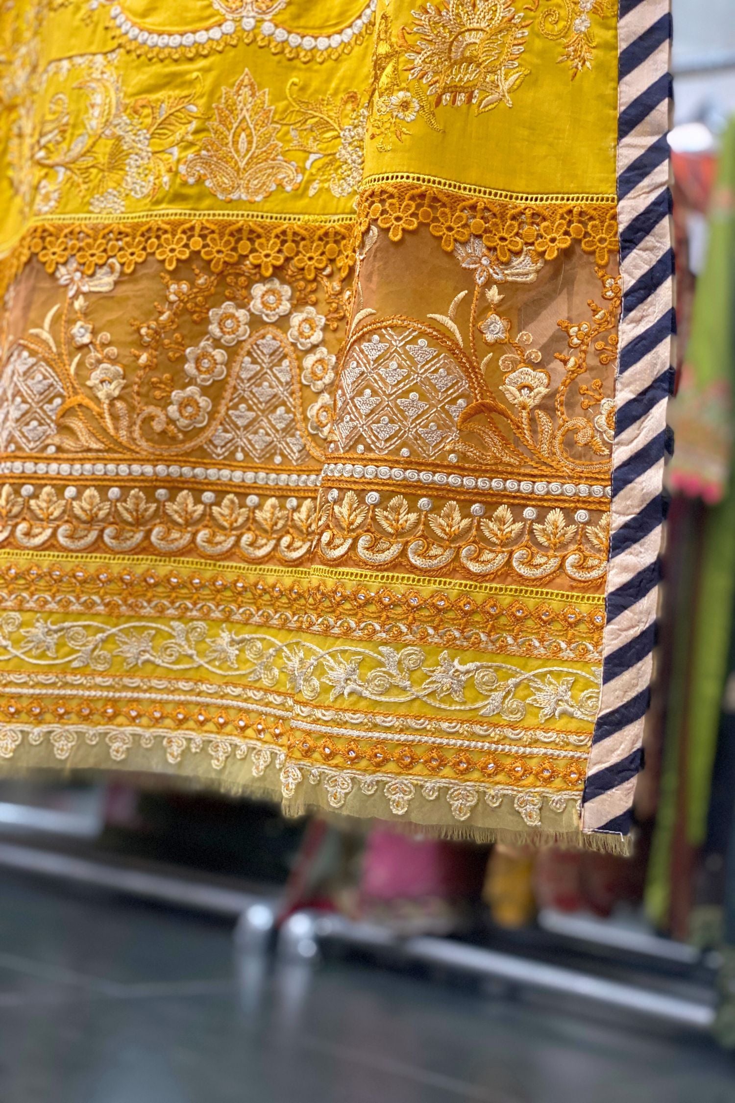 Motifz Embroidered Luxury Lawn 3 Piece Suit MOT02