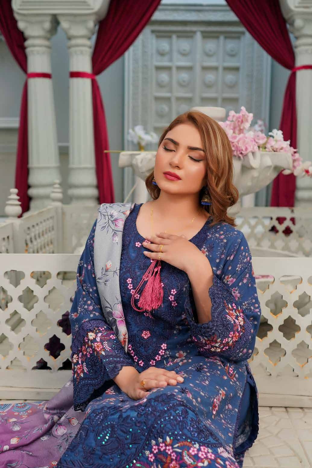 Munira Embroidered Dhanak 3 Piece Suit MUN681