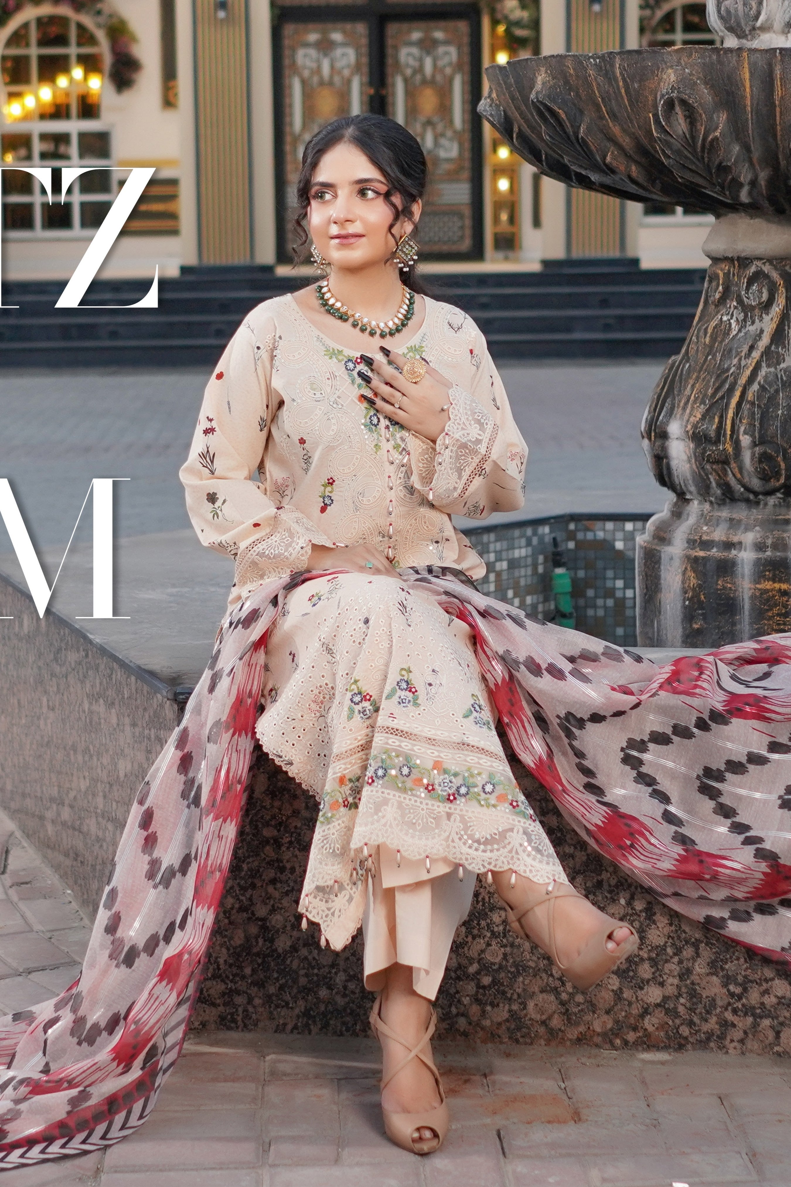 Munira Embroidered Lawn 3 Piece Suit MUN653