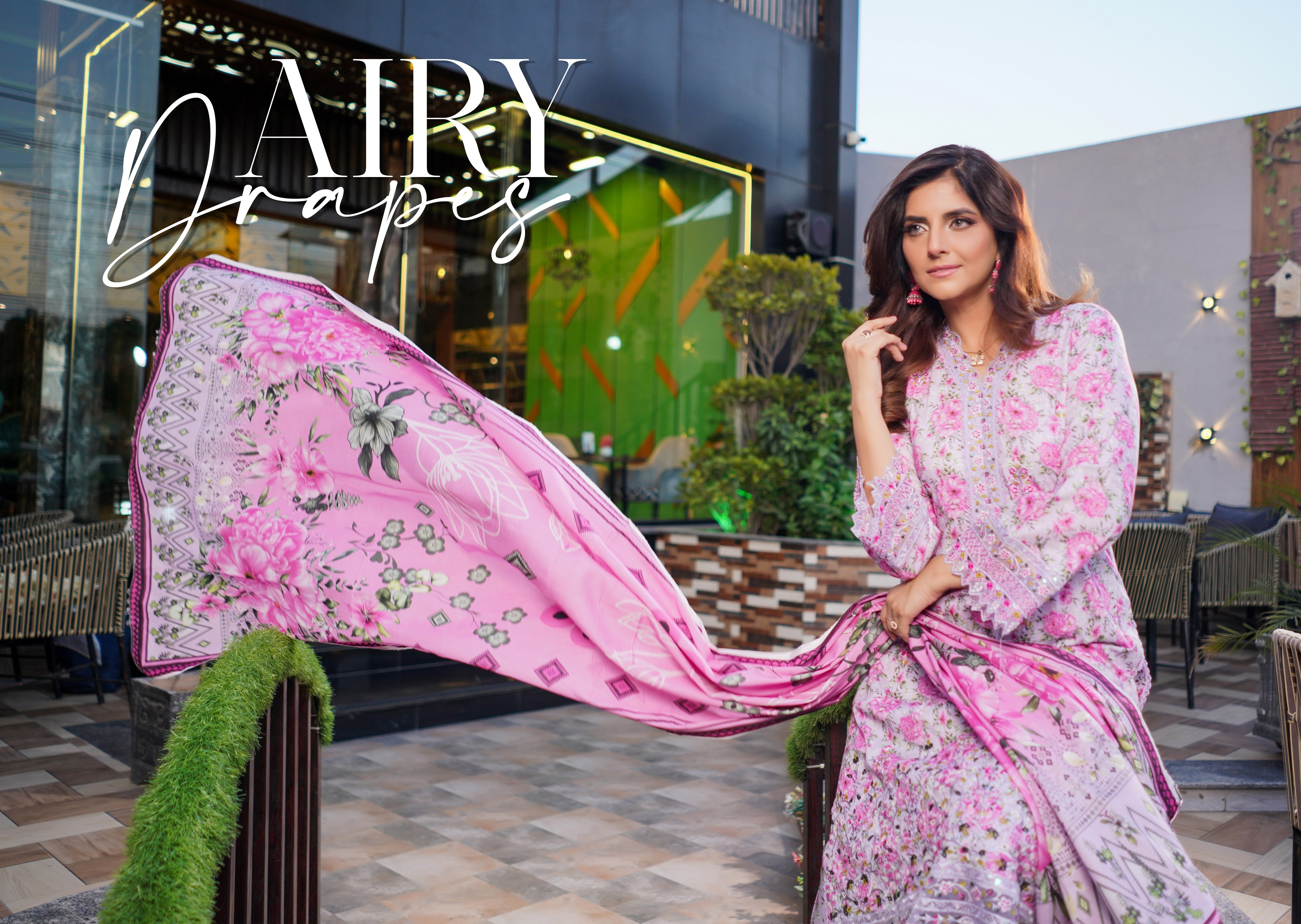Munira Embroidered Lawn 3 Piece Suit MUN643