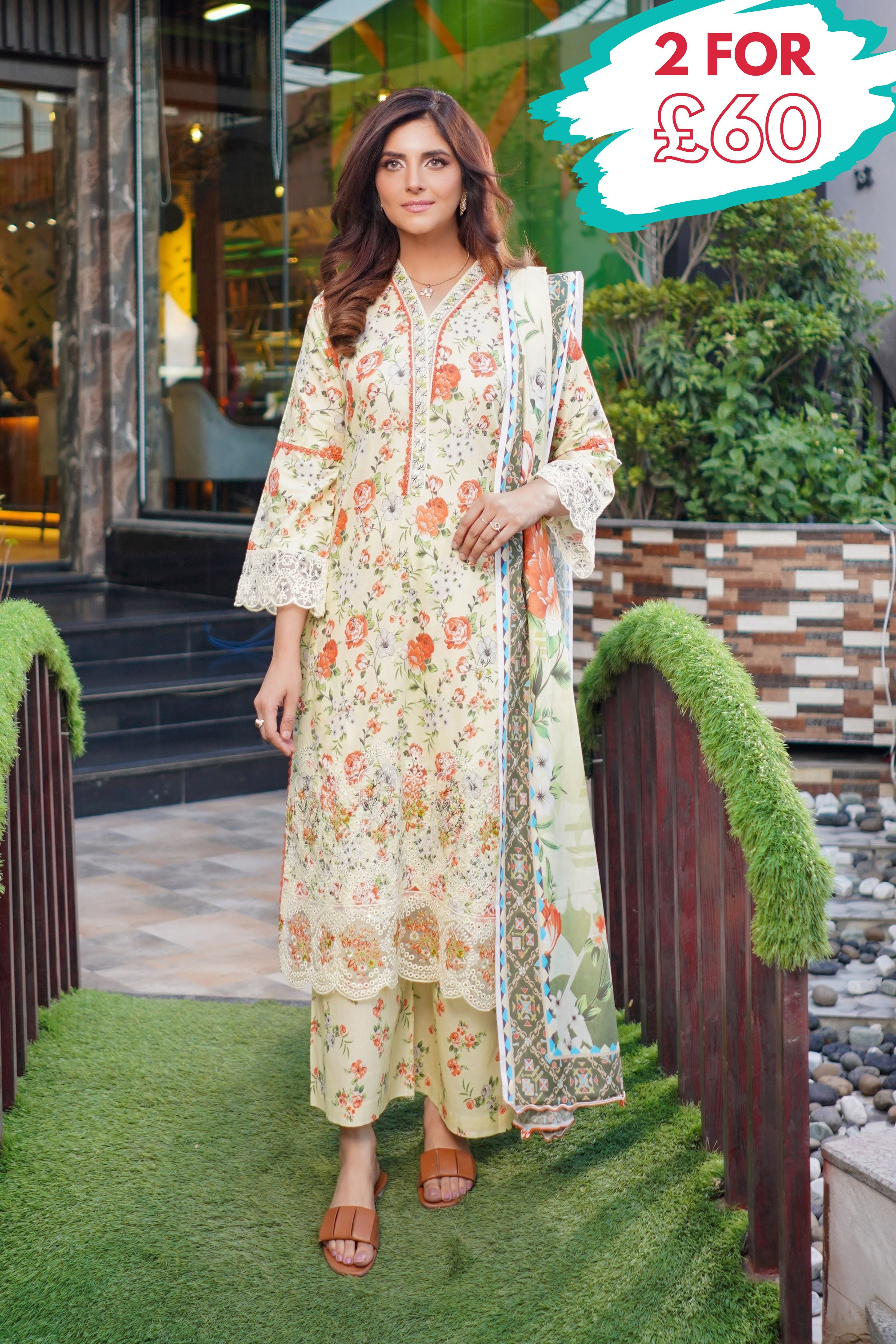 Munira Embroidered Lawn 3 Piece Suit MUN644