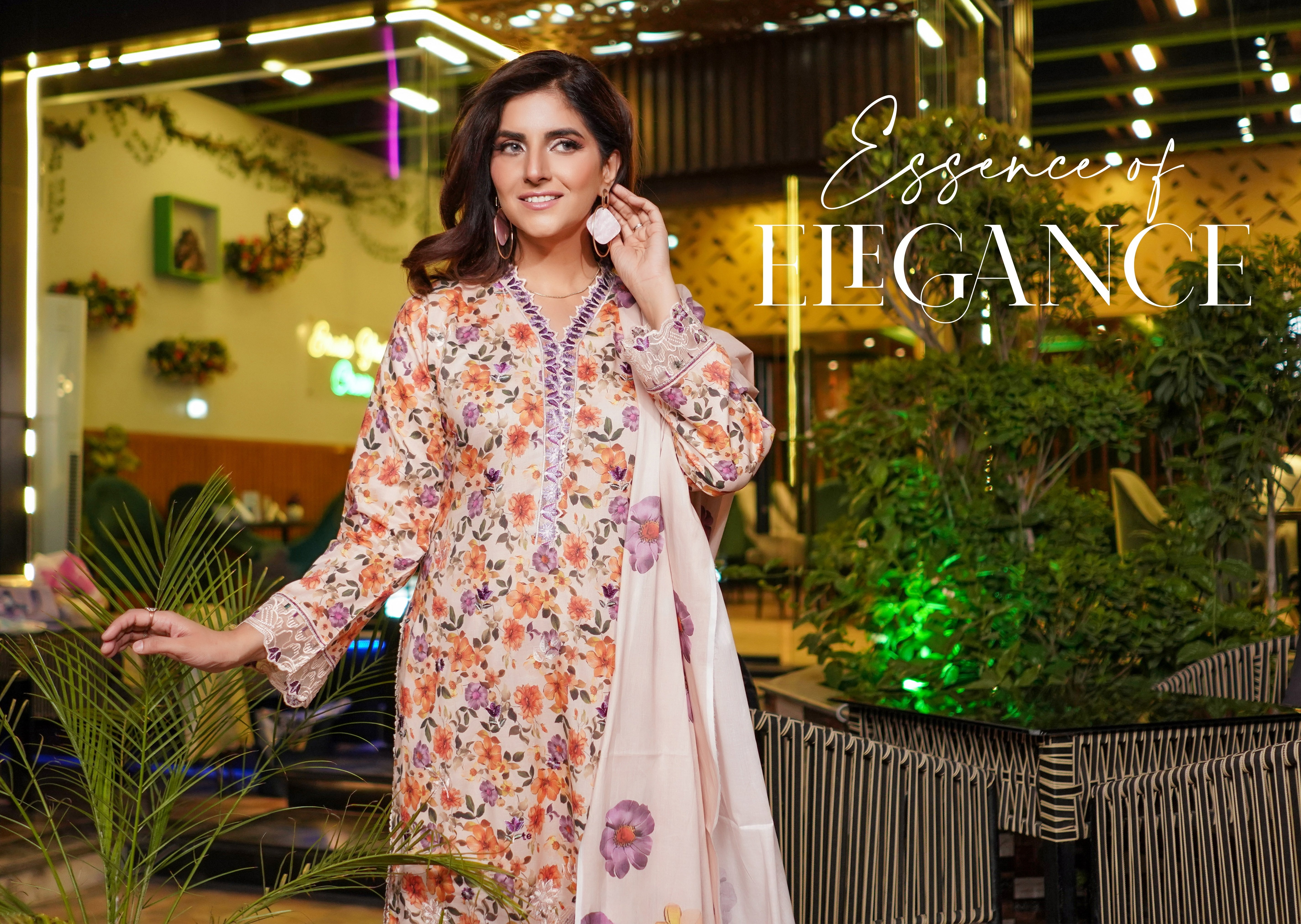 Munira Embroidered Lawn 3 Piece Suit MUN649