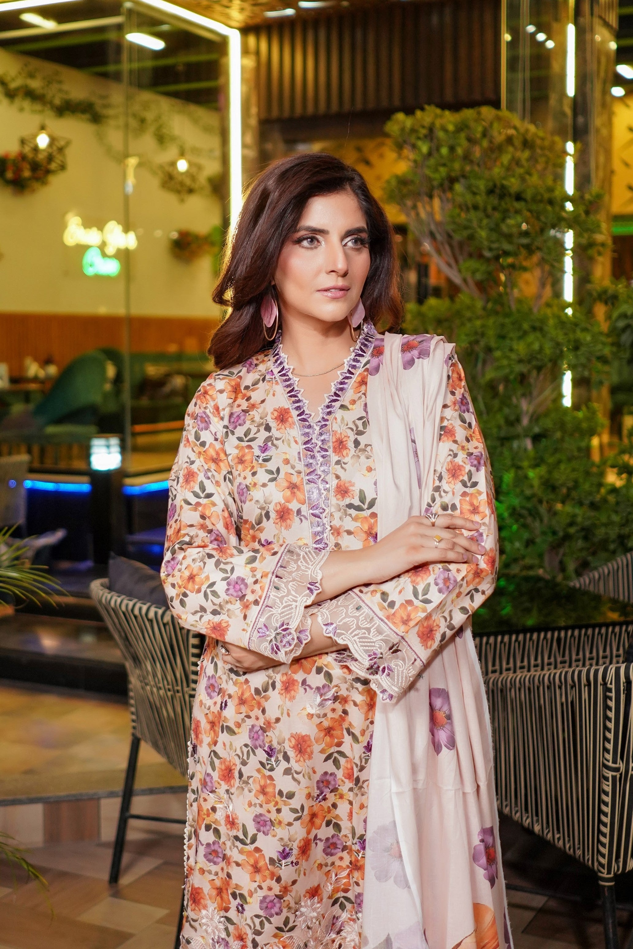 Munira Embroidered Lawn 3 Piece Suit MUN649