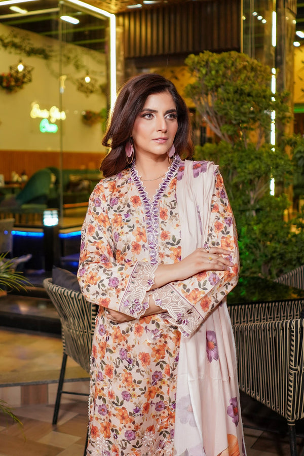 Munira Embroidered Lawn 3 Piece Suit MUN649