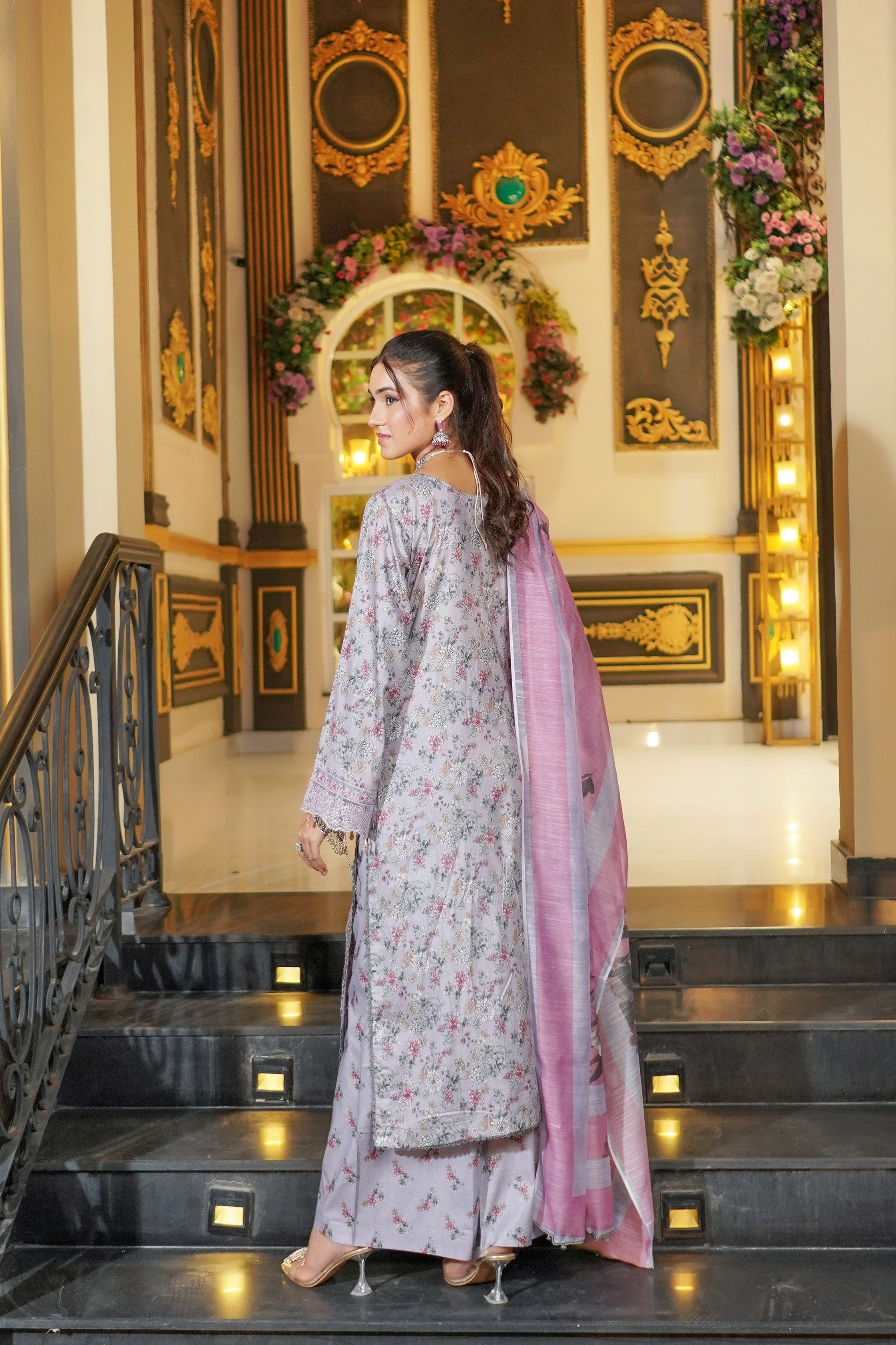 Munira Embroidered Lawn 3 Piece Suit MUN657