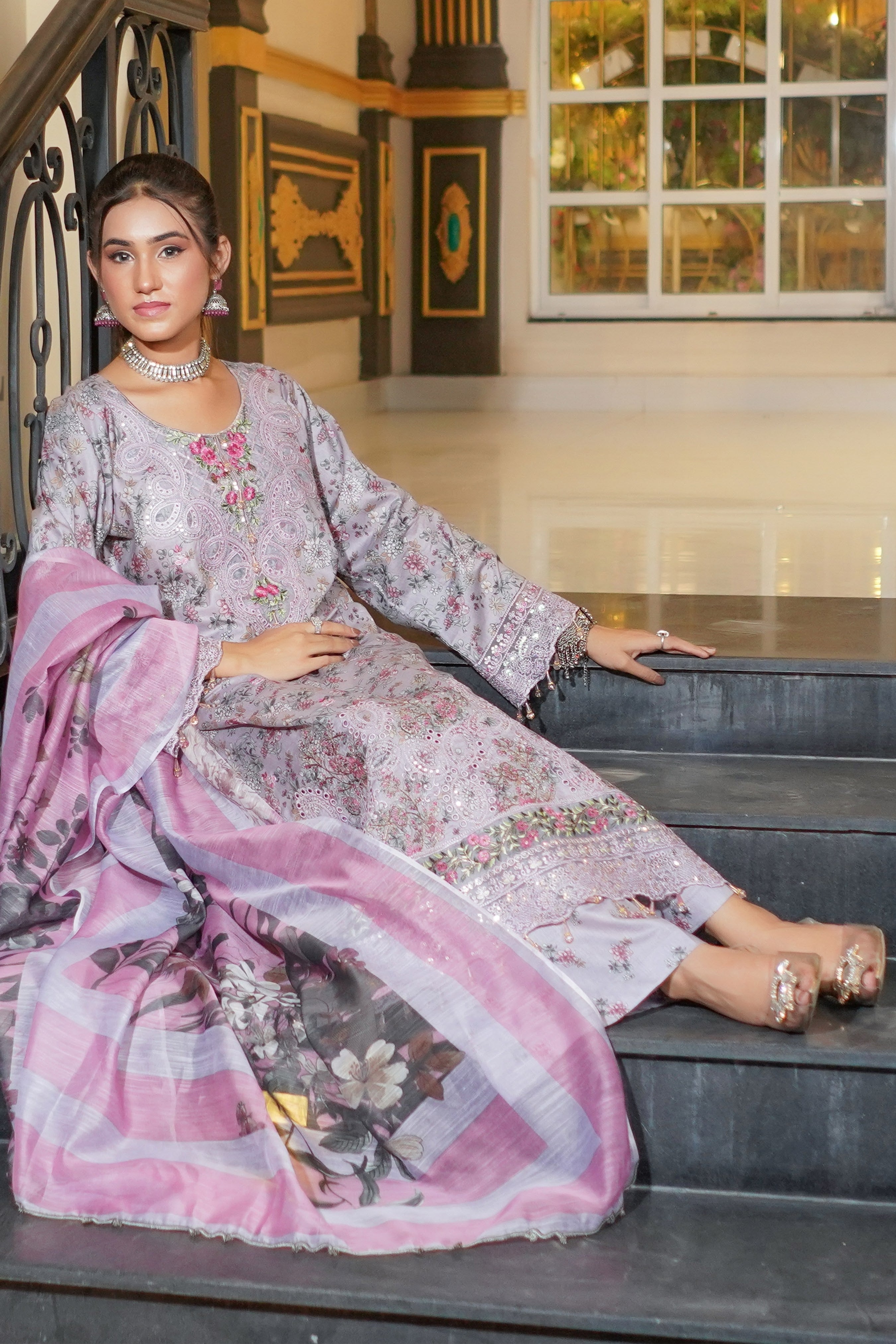 Munira Embroidered Lawn 3 Piece Suit MUN657