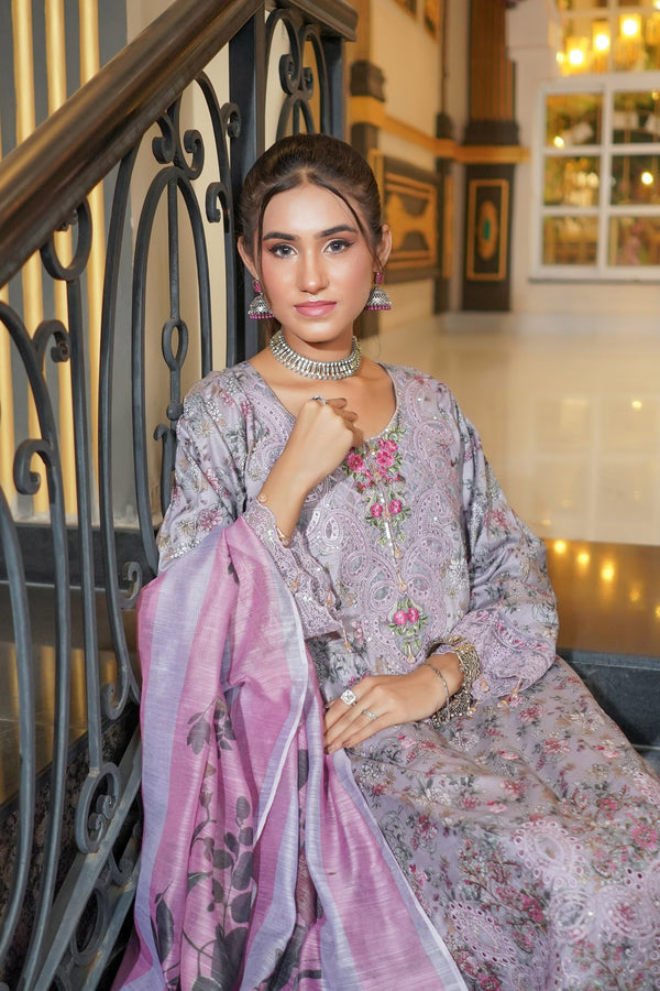 Munira Embroidered Lawn 3 Piece Suit MUN657