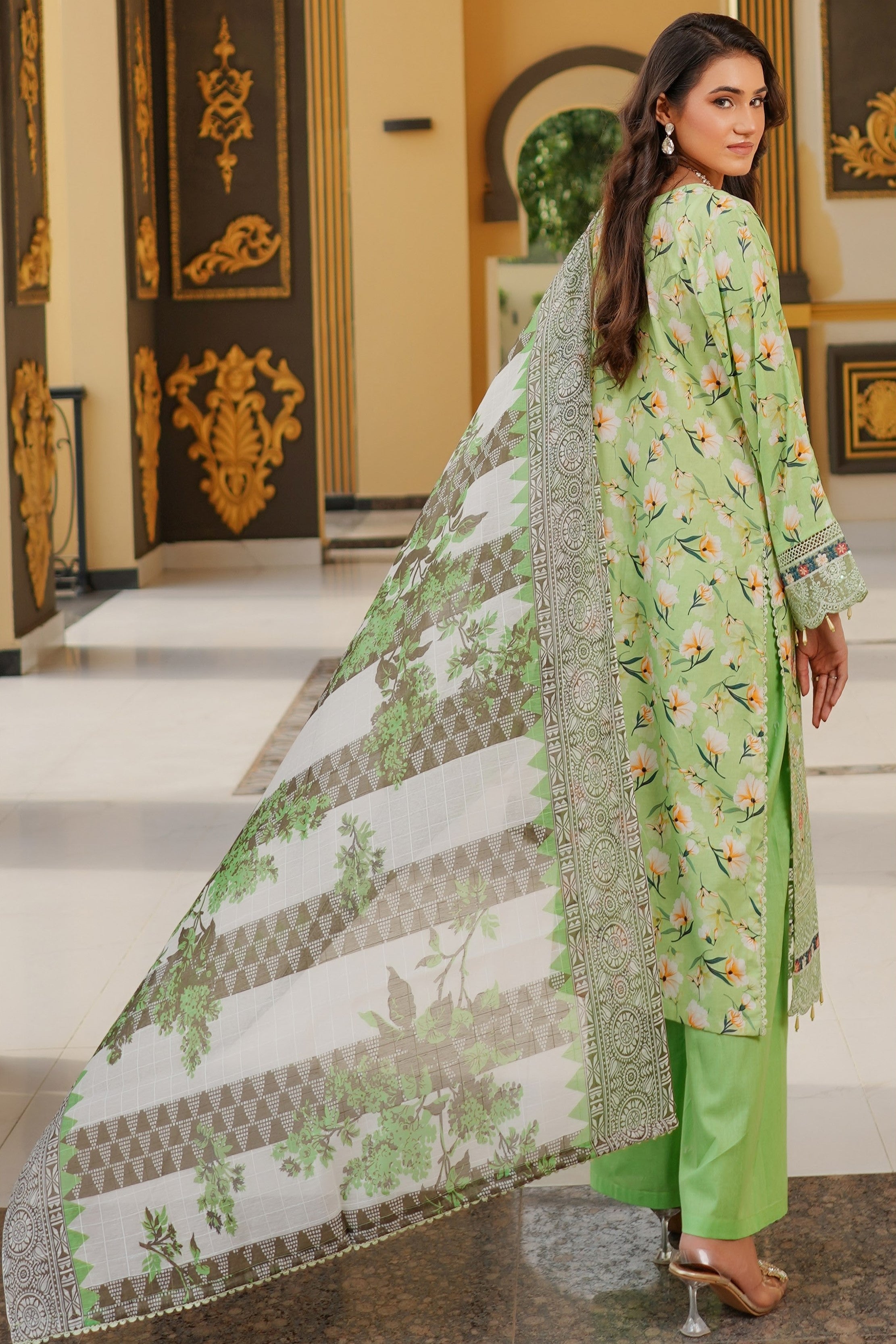 Munira Embroidered Lawn 3 Piece Suit MUN651