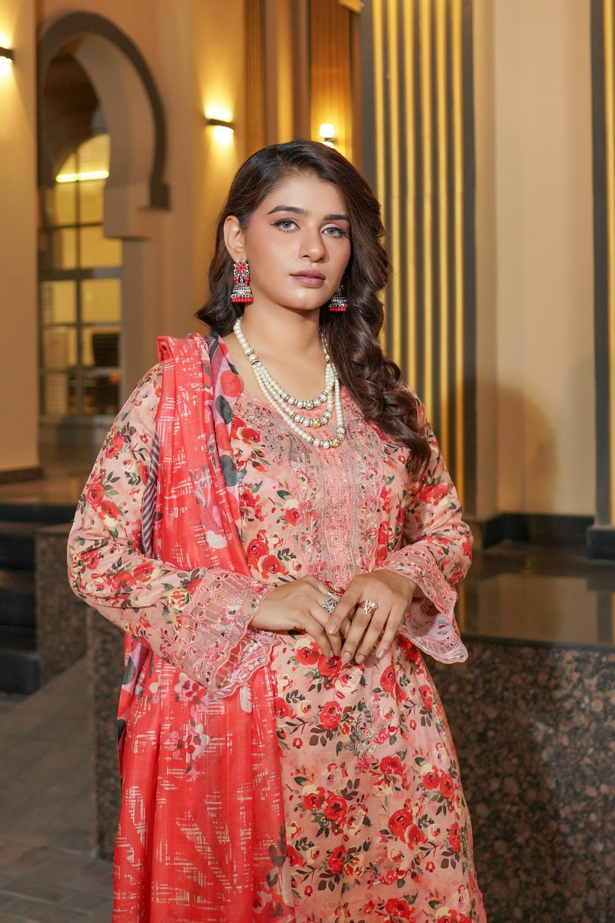 Munira Embroidered Lawn 3 Piece Suit MUN658