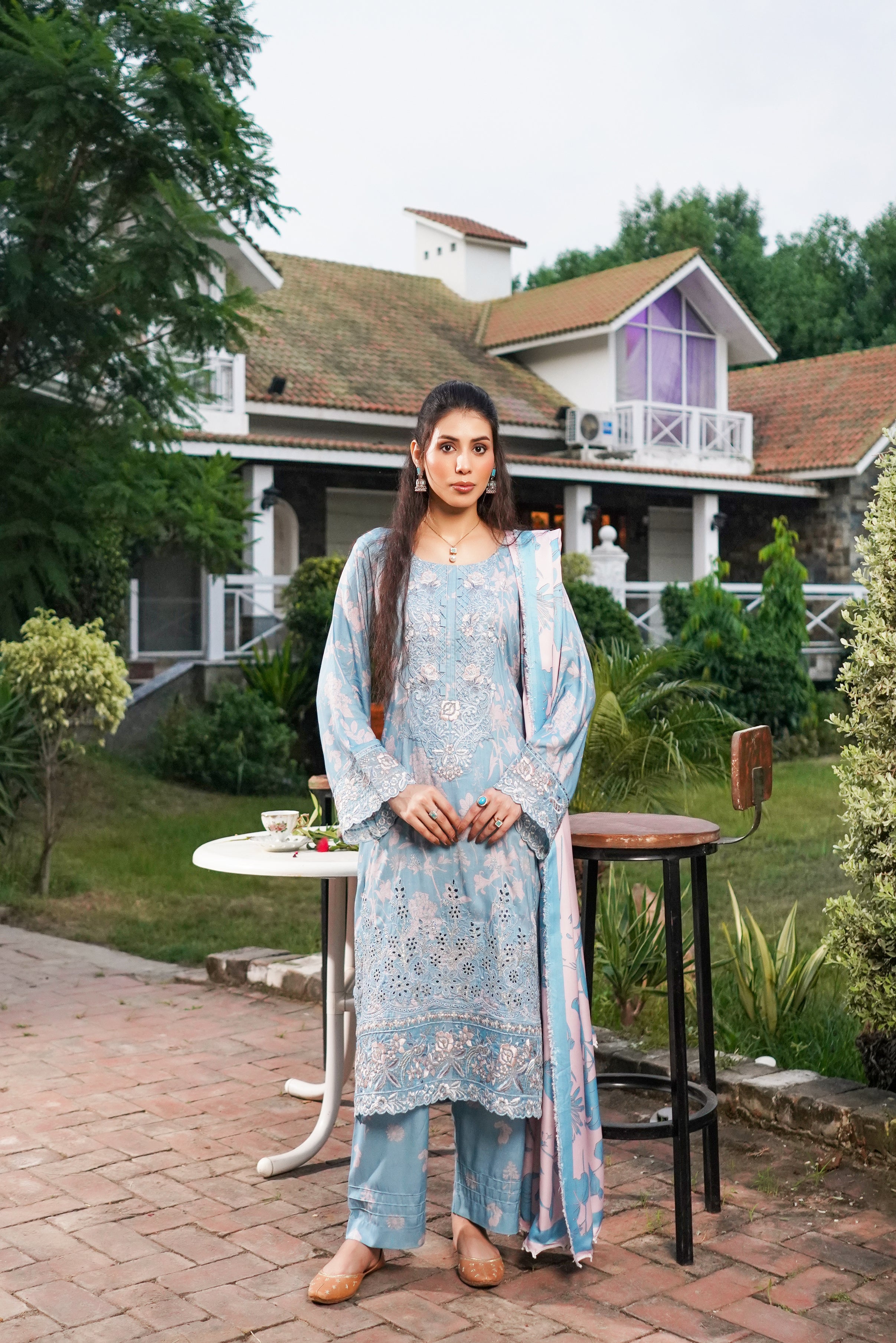 Munira Embroidered Linen 3 Piece Suit MUN691