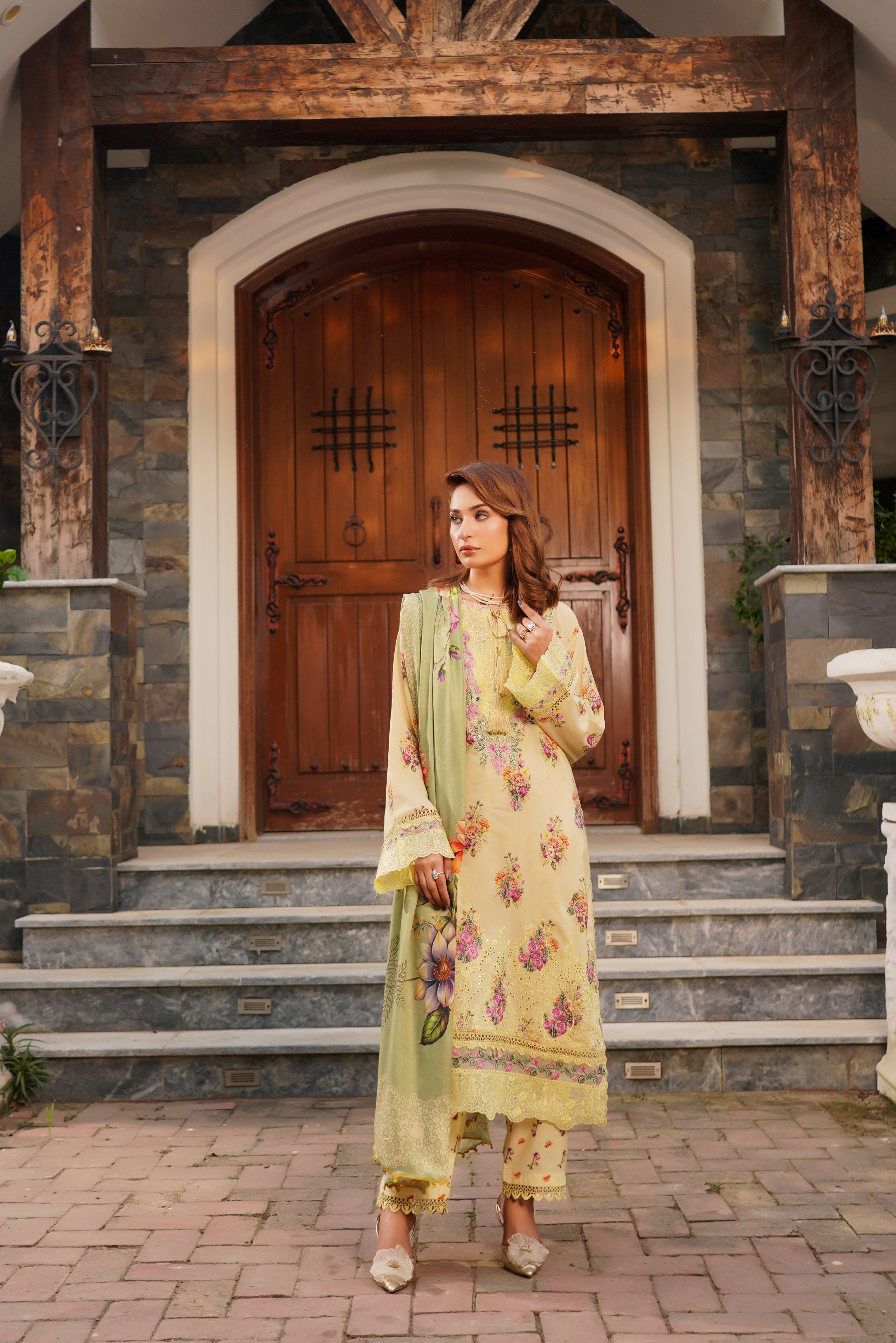 Munira Embroidered Linen 3 Piece Suit MUN693