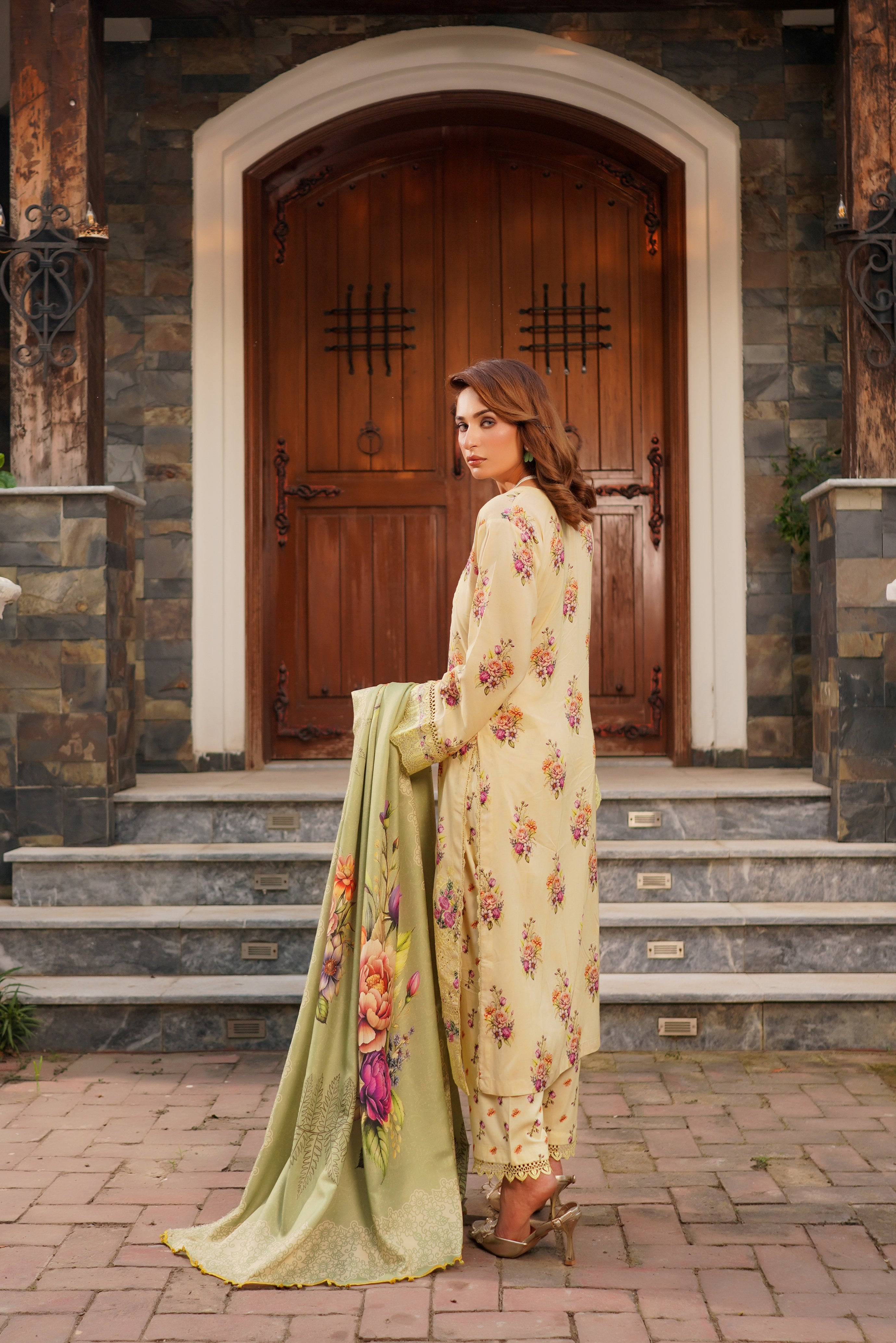 Munira Embroidered Linen 3 Piece Suit MUN693