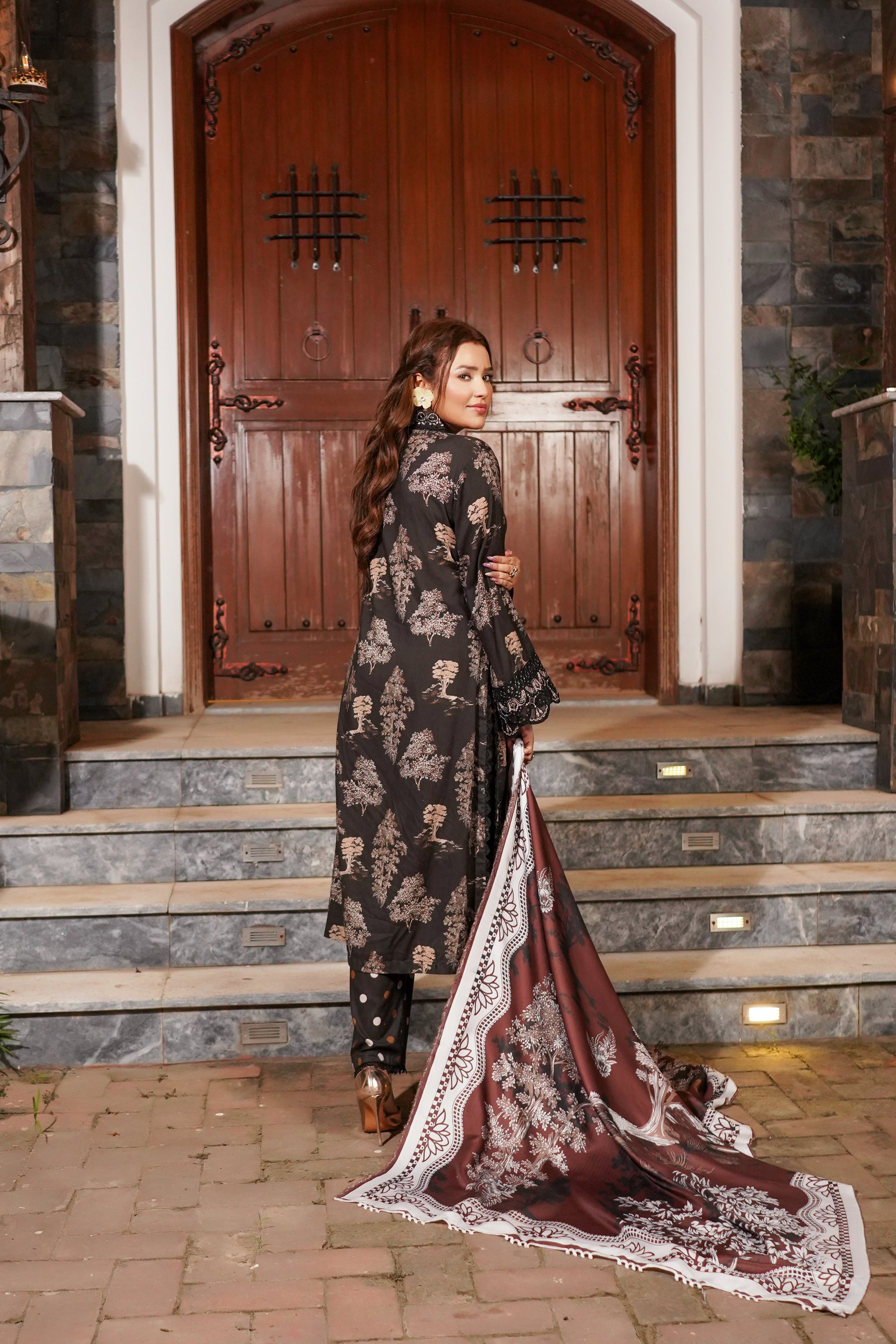 Munira Embroidered Linen 3 Piece Suit MUN694