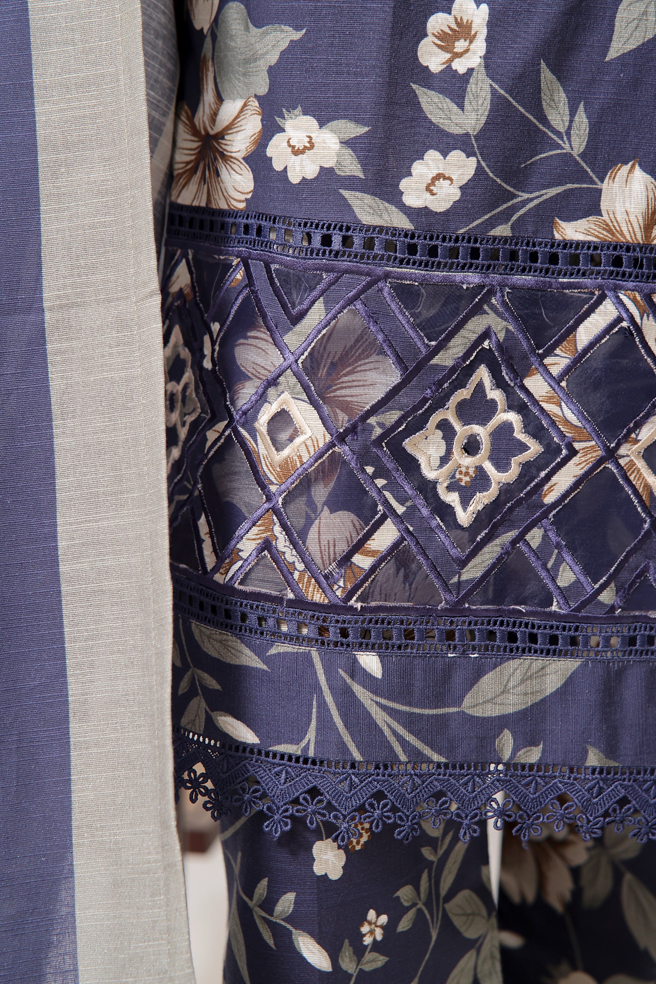 Sada Bahar Embroidered Khaddar 3 Piece Suit SBA146