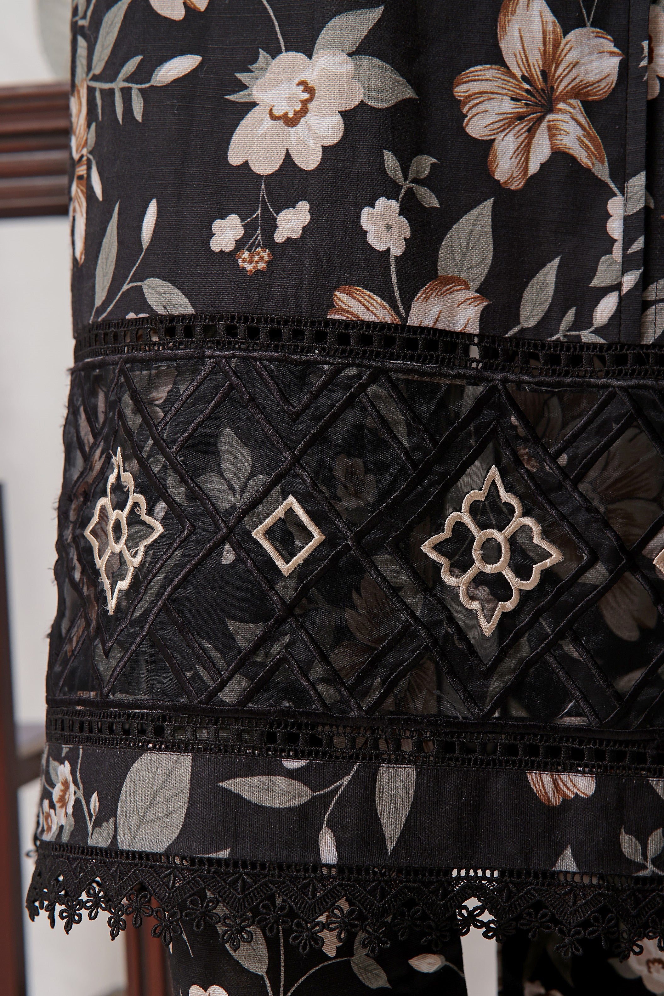 Sada Bahar Embroidered Khaddar 3 Piece Suit SBA147