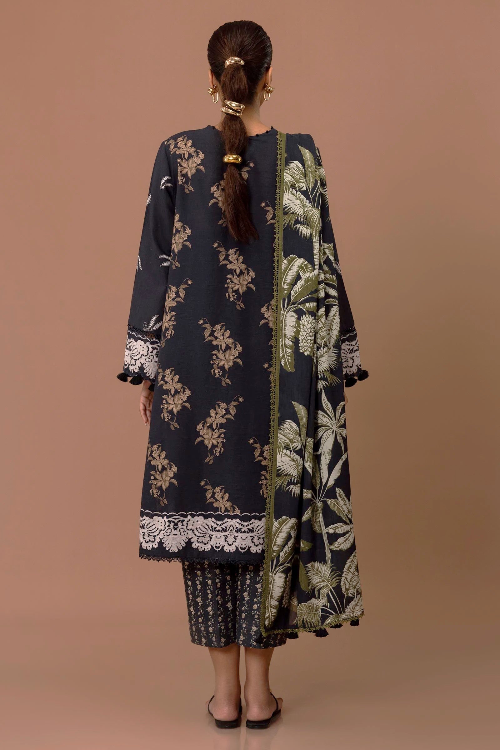 Sana Safinaz Mahay 6A Khaddar 3 Piece Suit SAN303