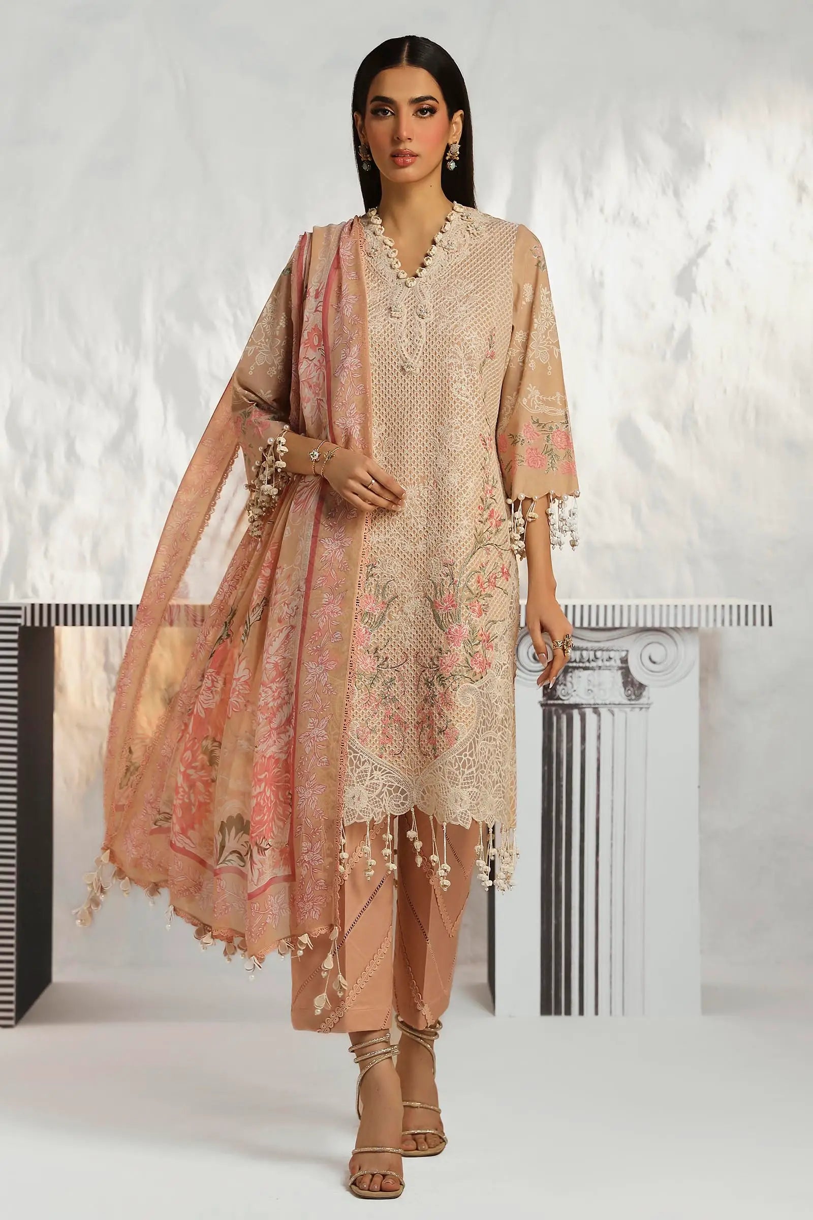 Sana Safinaz Muzlin 12A Embroidered Lawn 3 Piece Suit SAN341