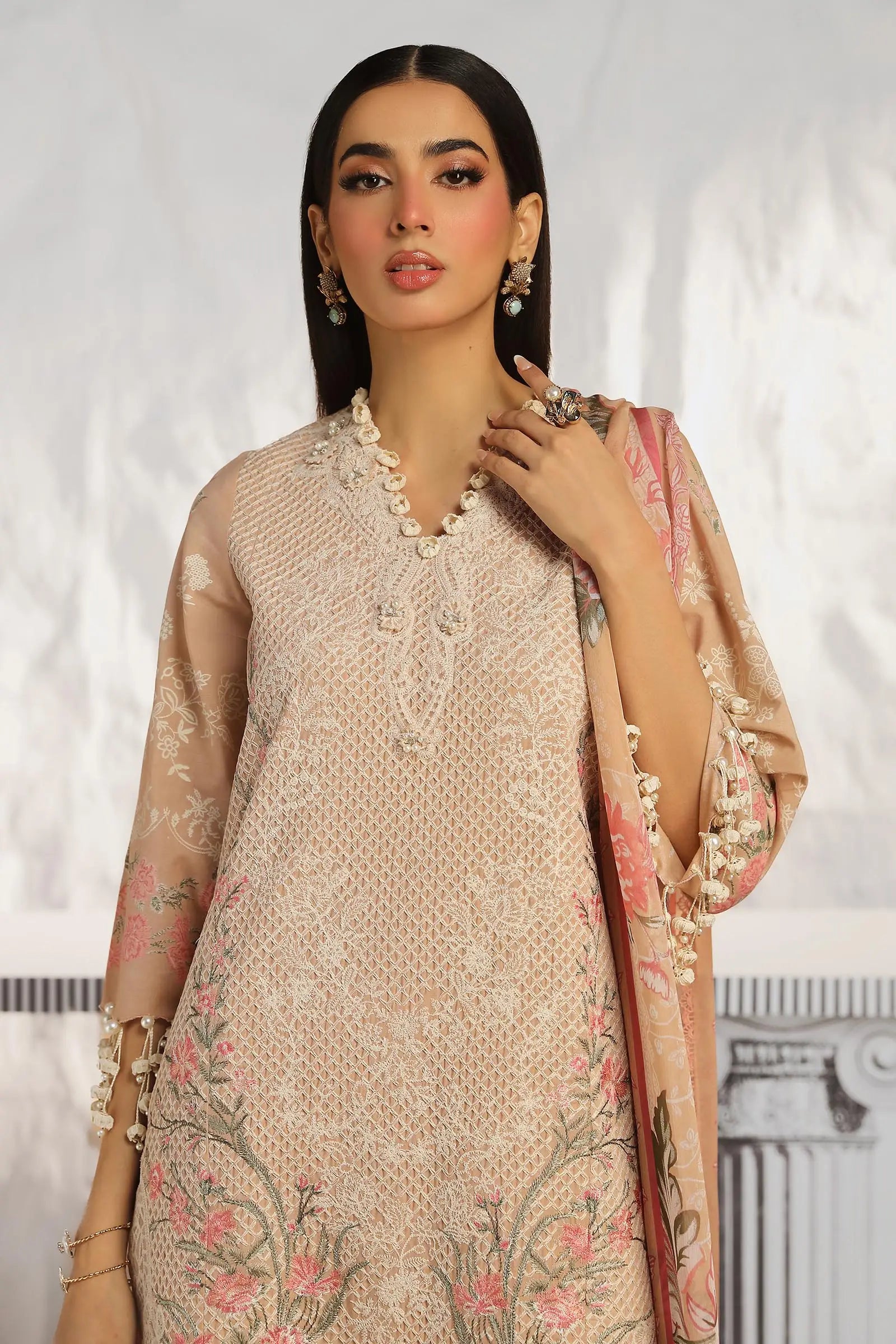 Sana Safinaz Muzlin 12A Embroidered Lawn 3 Piece Suit SAN341