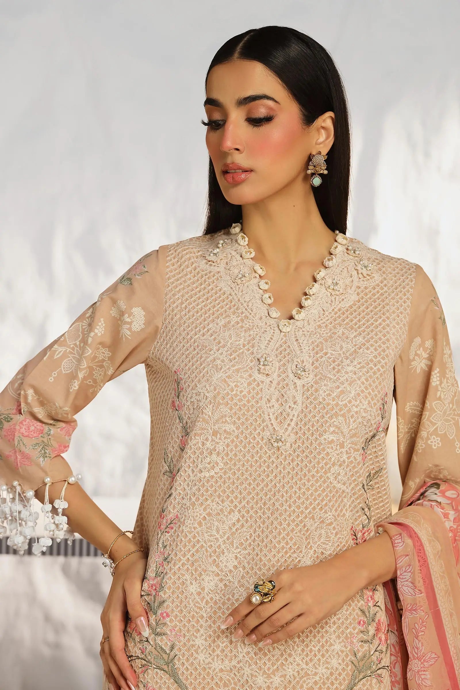 Sana Safinaz Muzlin 12A Embroidered Lawn 3 Piece Suit SAN341