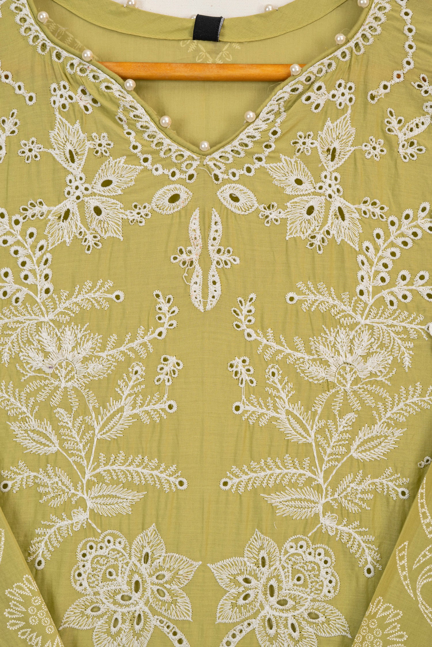 Sana Safinaz Muzlin 15A Embroidered Lawn 3 Piece Suit SAN342