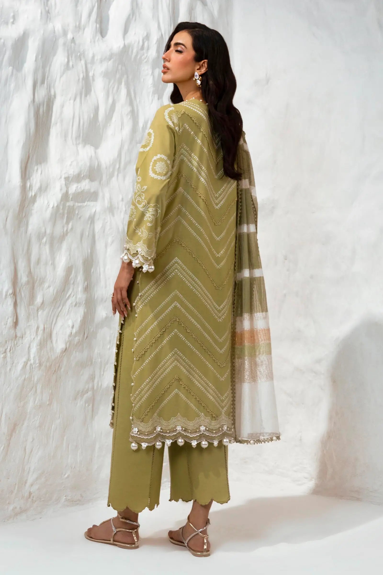 Sana Safinaz Muzlin 15A Embroidered Lawn 3 Piece Suit SAN342