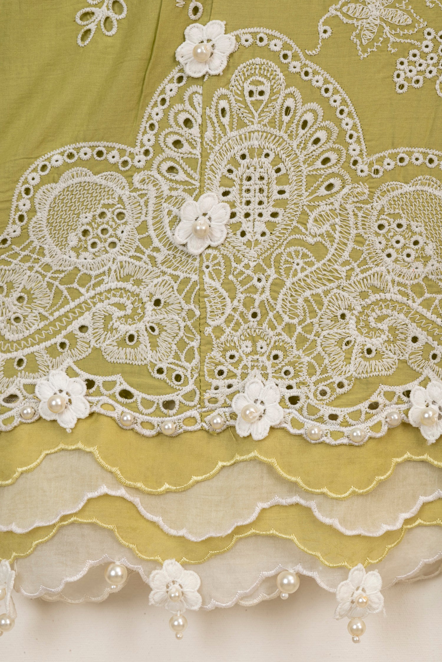 Sana Safinaz Muzlin 15A Embroidered Lawn 3 Piece Suit SAN342