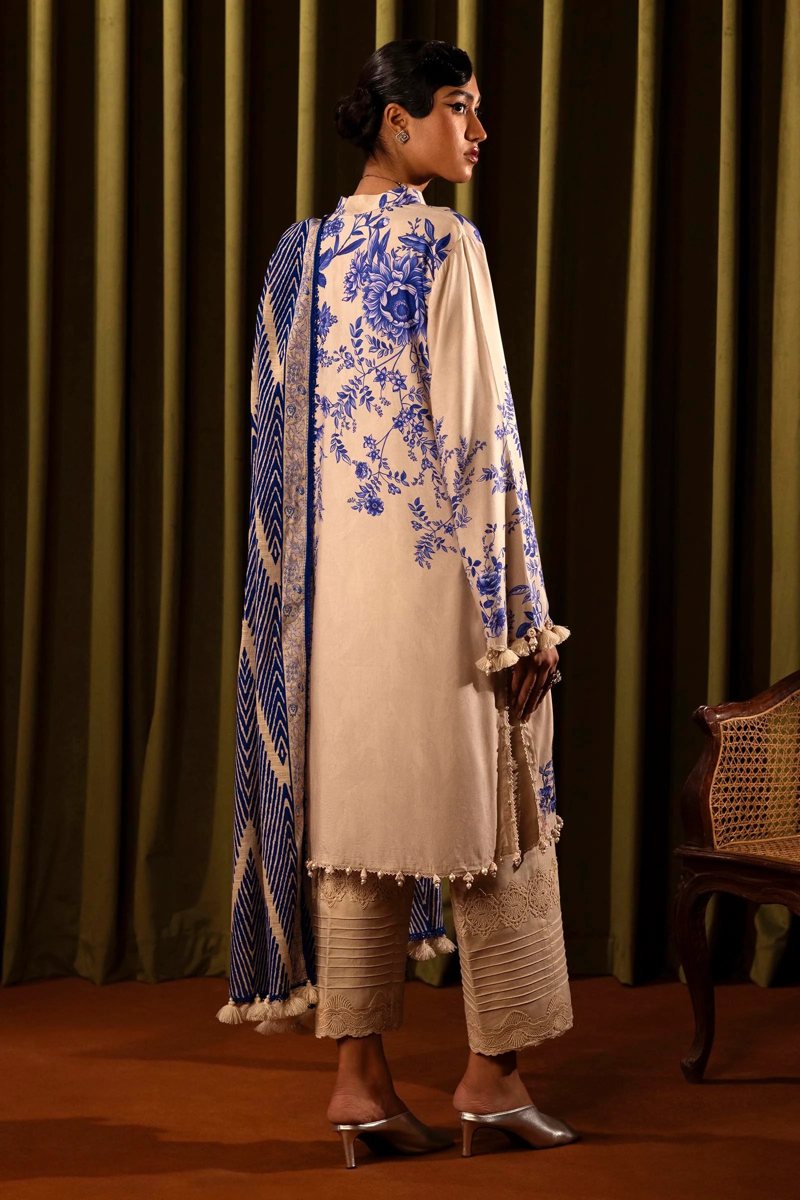 Sana Safinaz Muzlin 18A Linen 3 Piece Suit SAN331