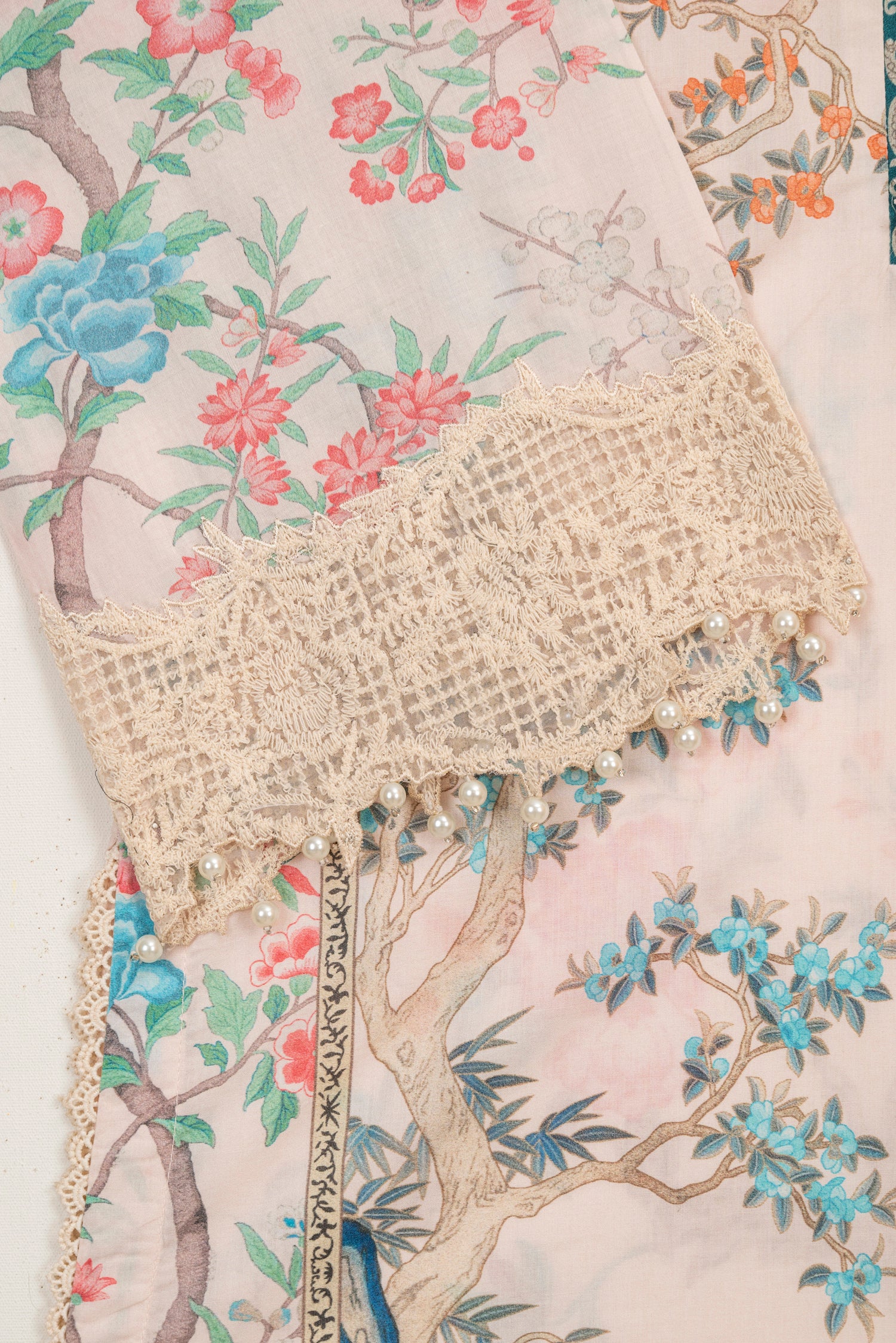 Sana Safinaz Muzlin 1A Embroidered Lawn 3 Piece Suit SAN336