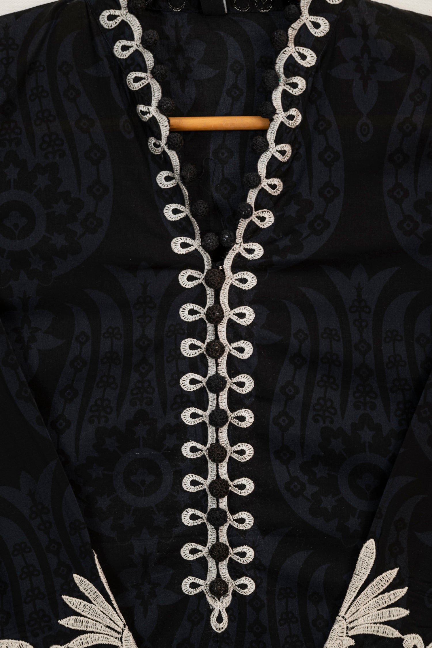 Sana Safinaz Muzlin 3A Embroidered Lawn 3 Piece Suit SAN337