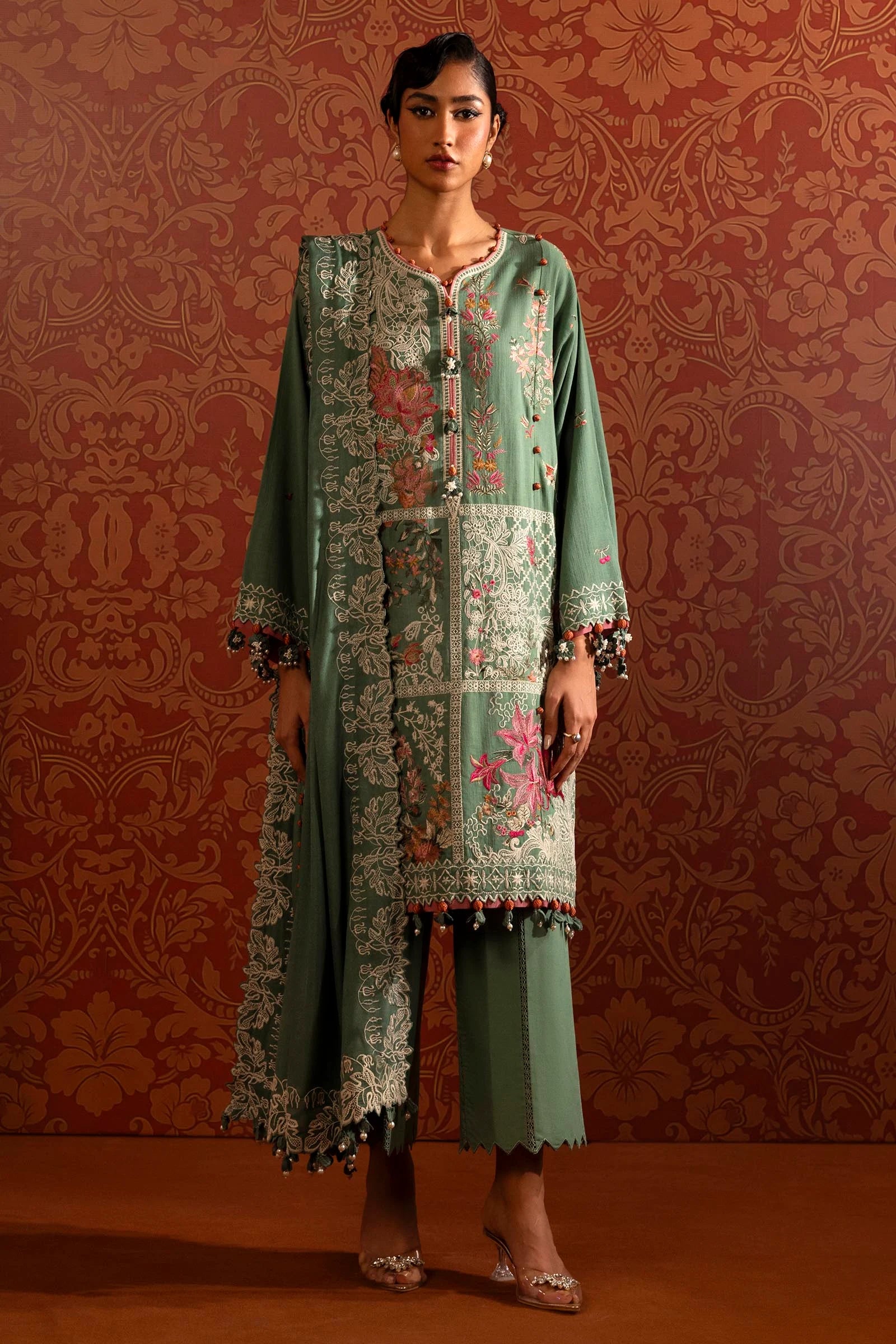 Sana Safinaz Muzlin 2B Embroidered Khaddar 3 Piece Suit SAN323