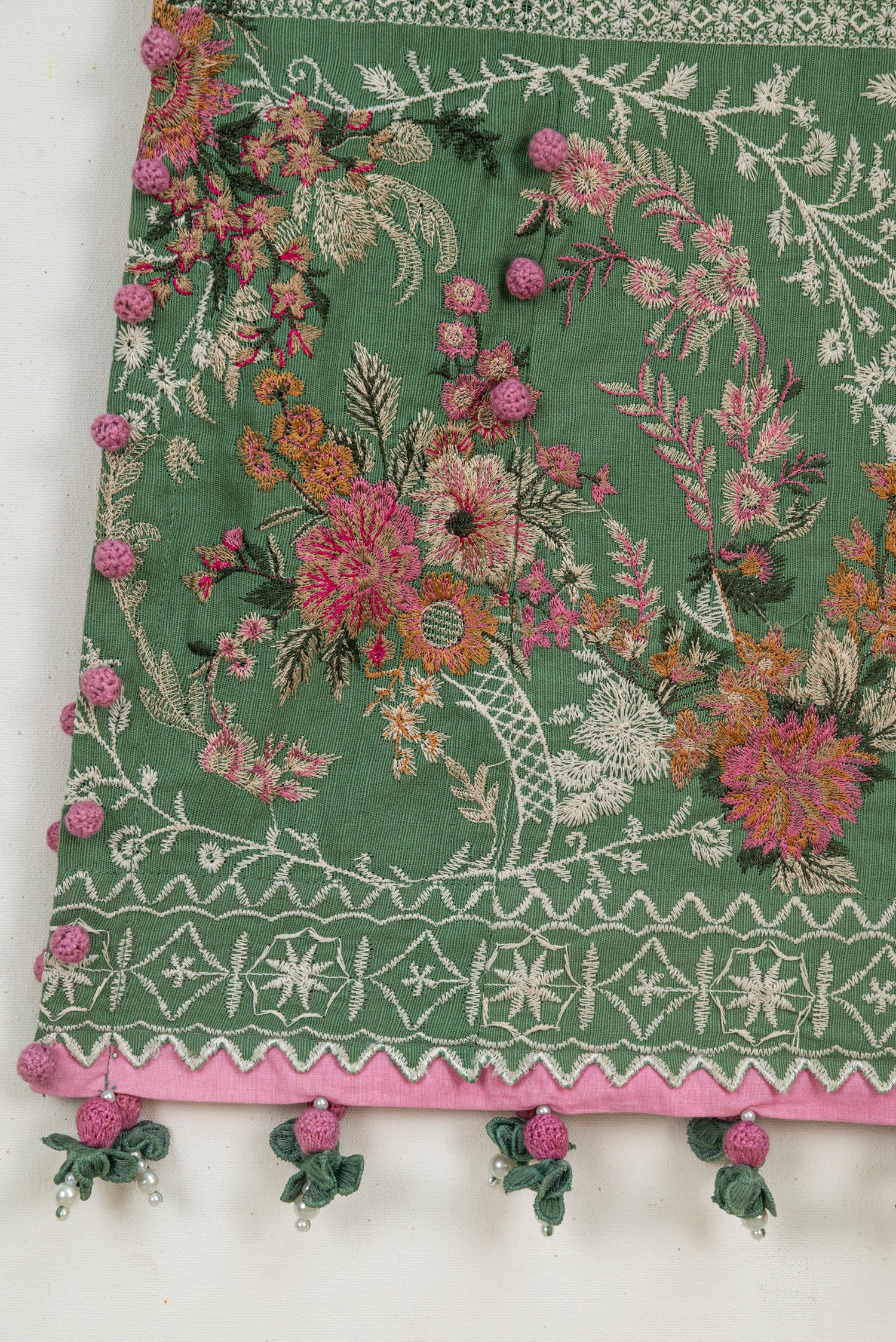 Sana Safinaz Muzlin 2B Embroidered Khaddar 3 Piece Suit SAN323