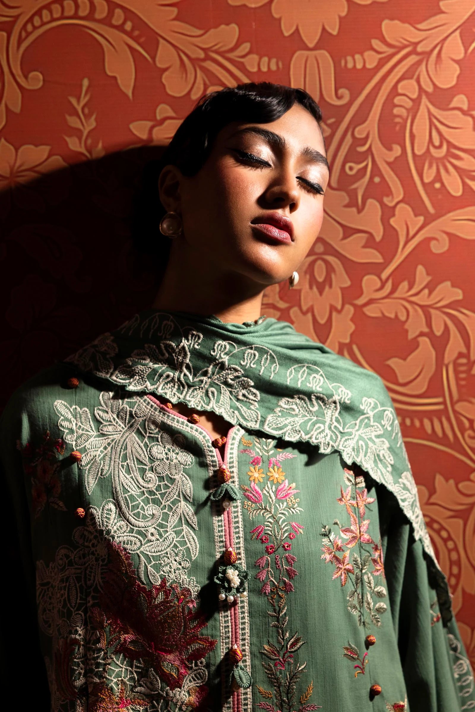 Sana Safinaz Muzlin 2B Embroidered Khaddar 3 Piece Suit SAN323